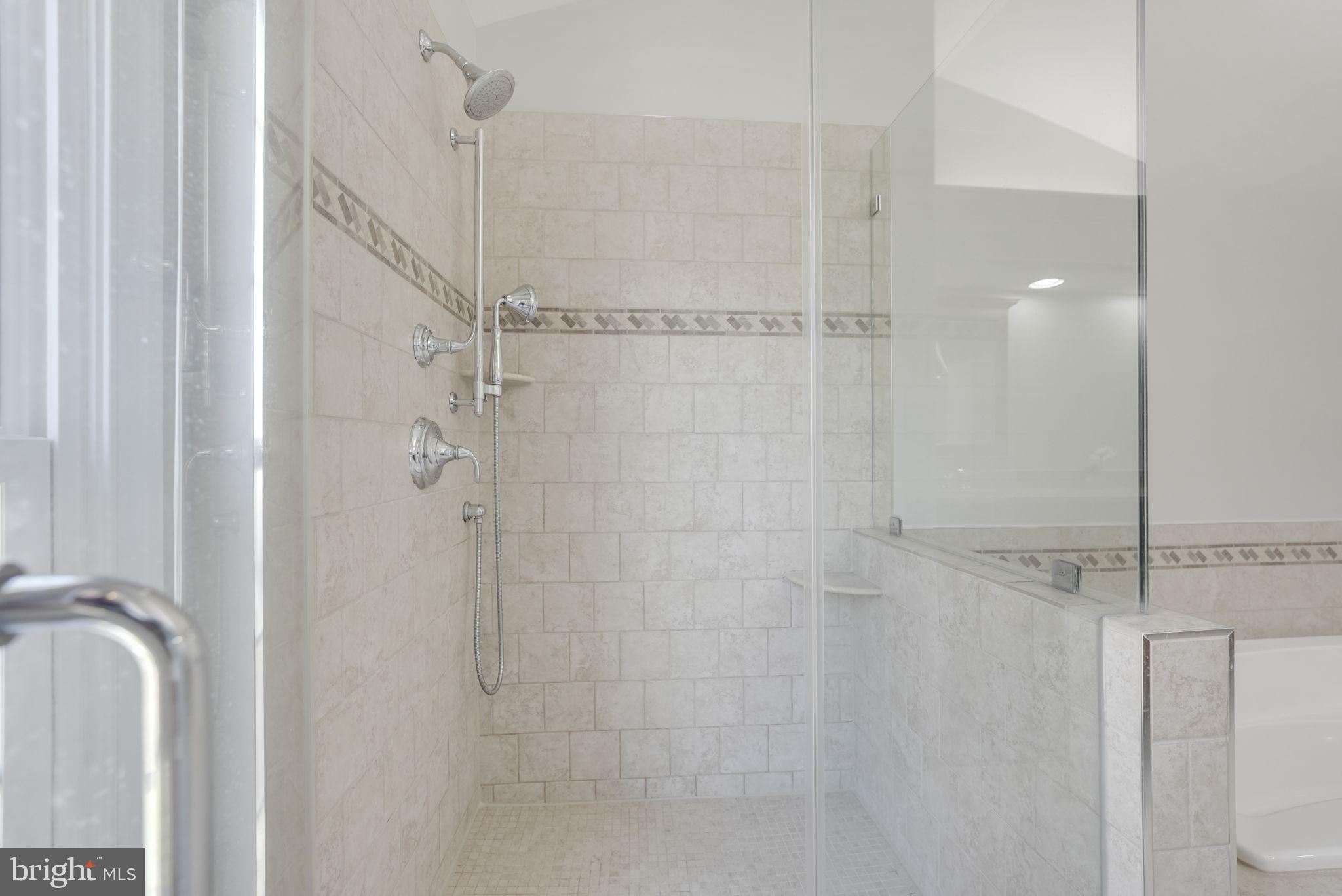 CROSSPOINTE - Residential