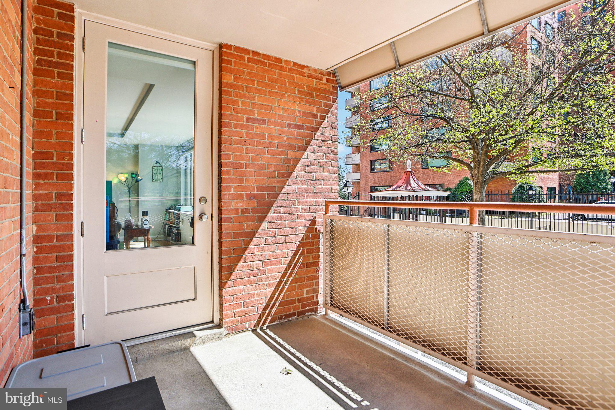 RIVER PLACE - Residential