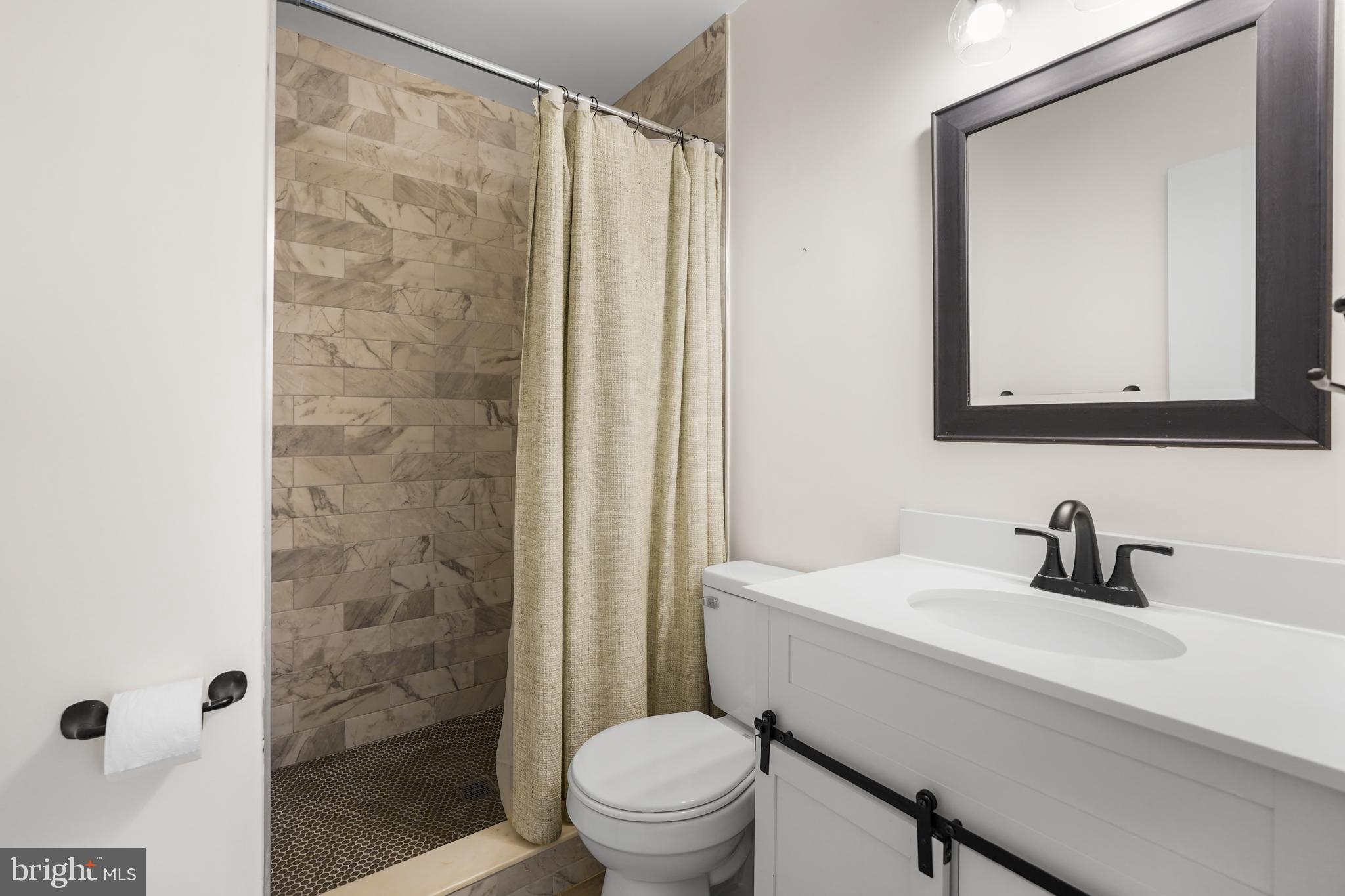 SUGARLAND SQUARE - Residential