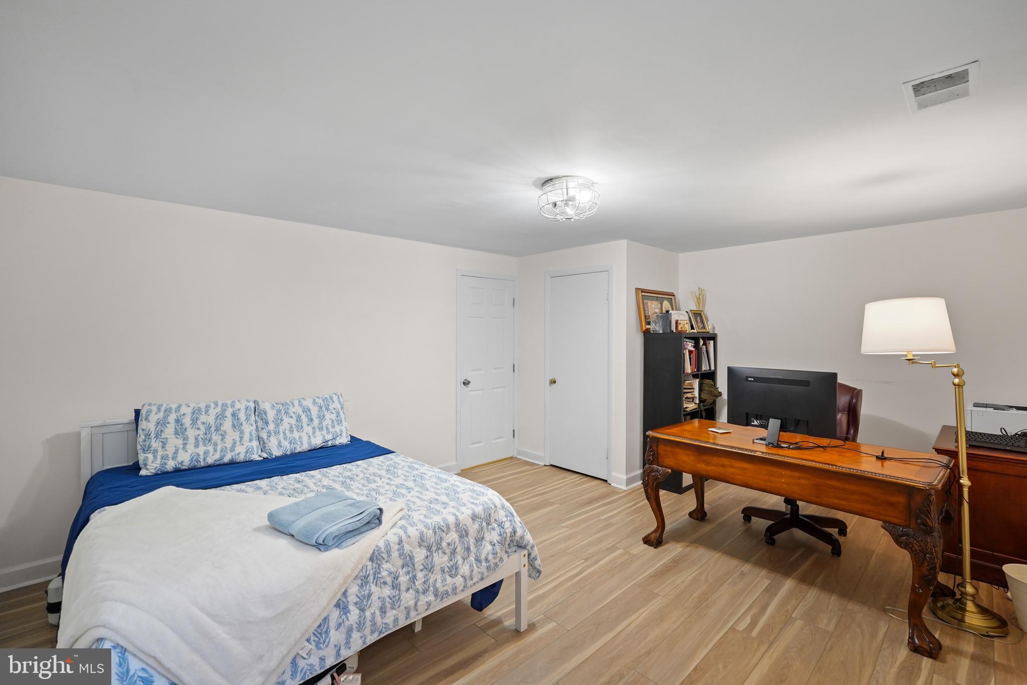 SUGARLAND SQUARE - Residential