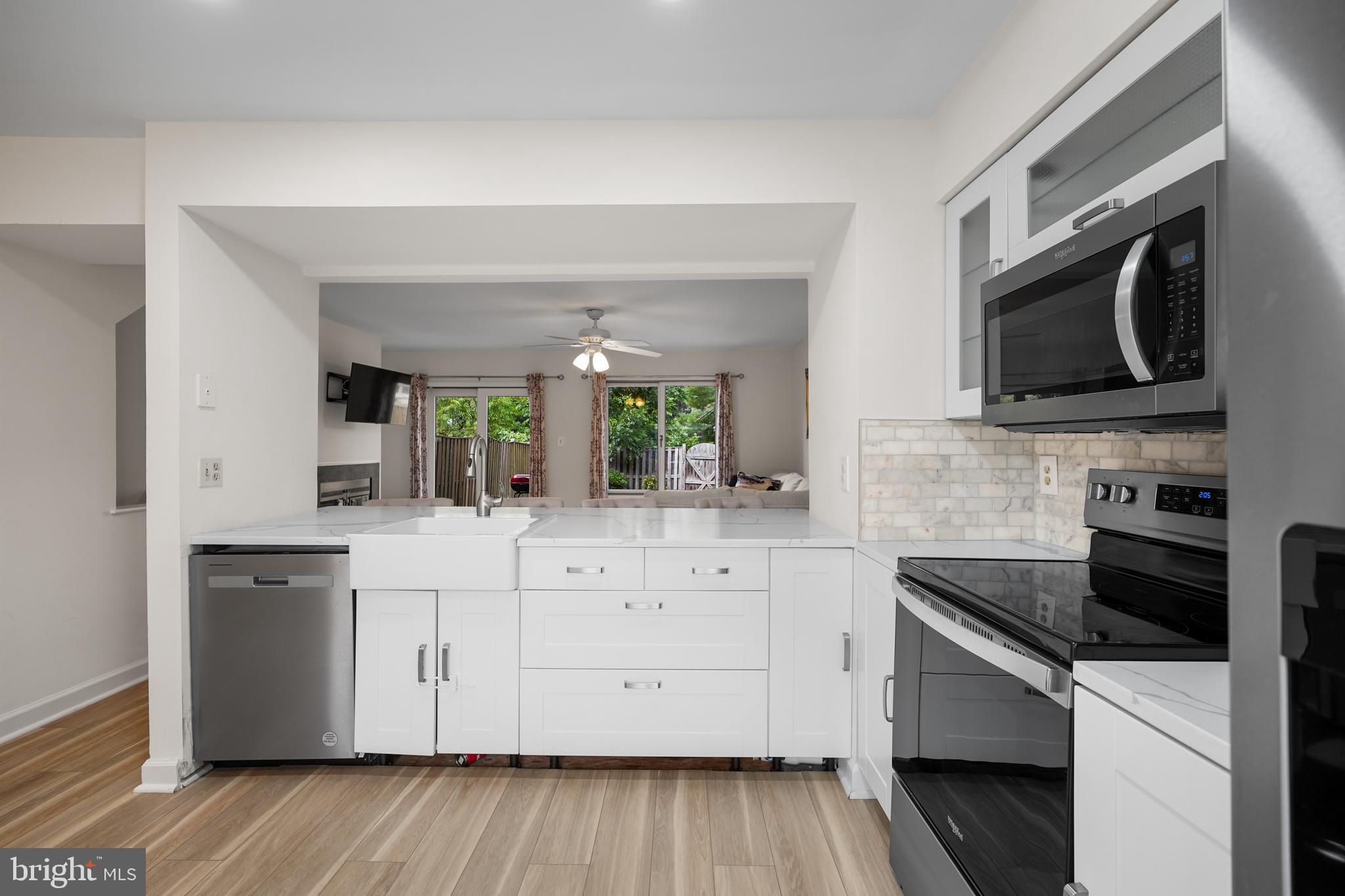 SUGARLAND SQUARE - Residential