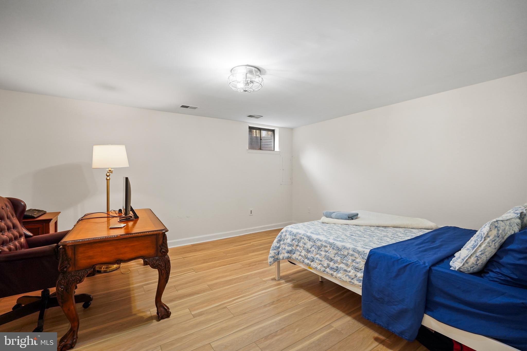 SUGARLAND SQUARE - Residential