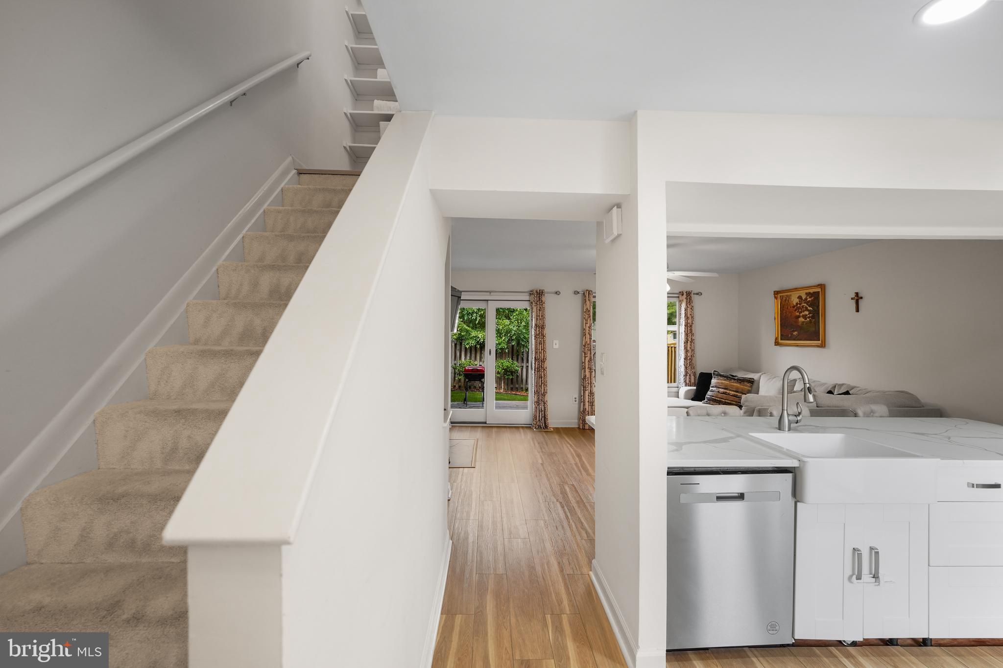 SUGARLAND SQUARE - Residential