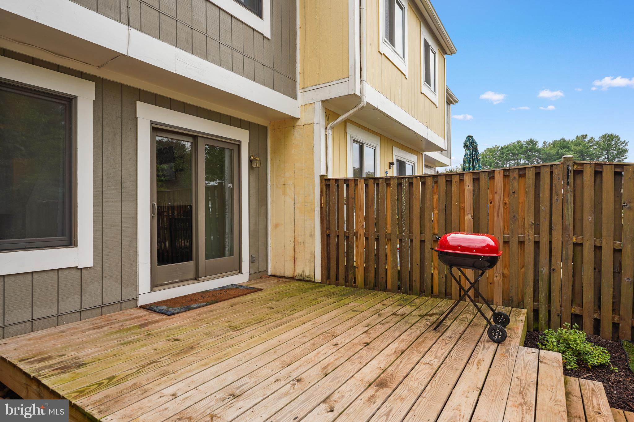 SUGARLAND SQUARE - Residential