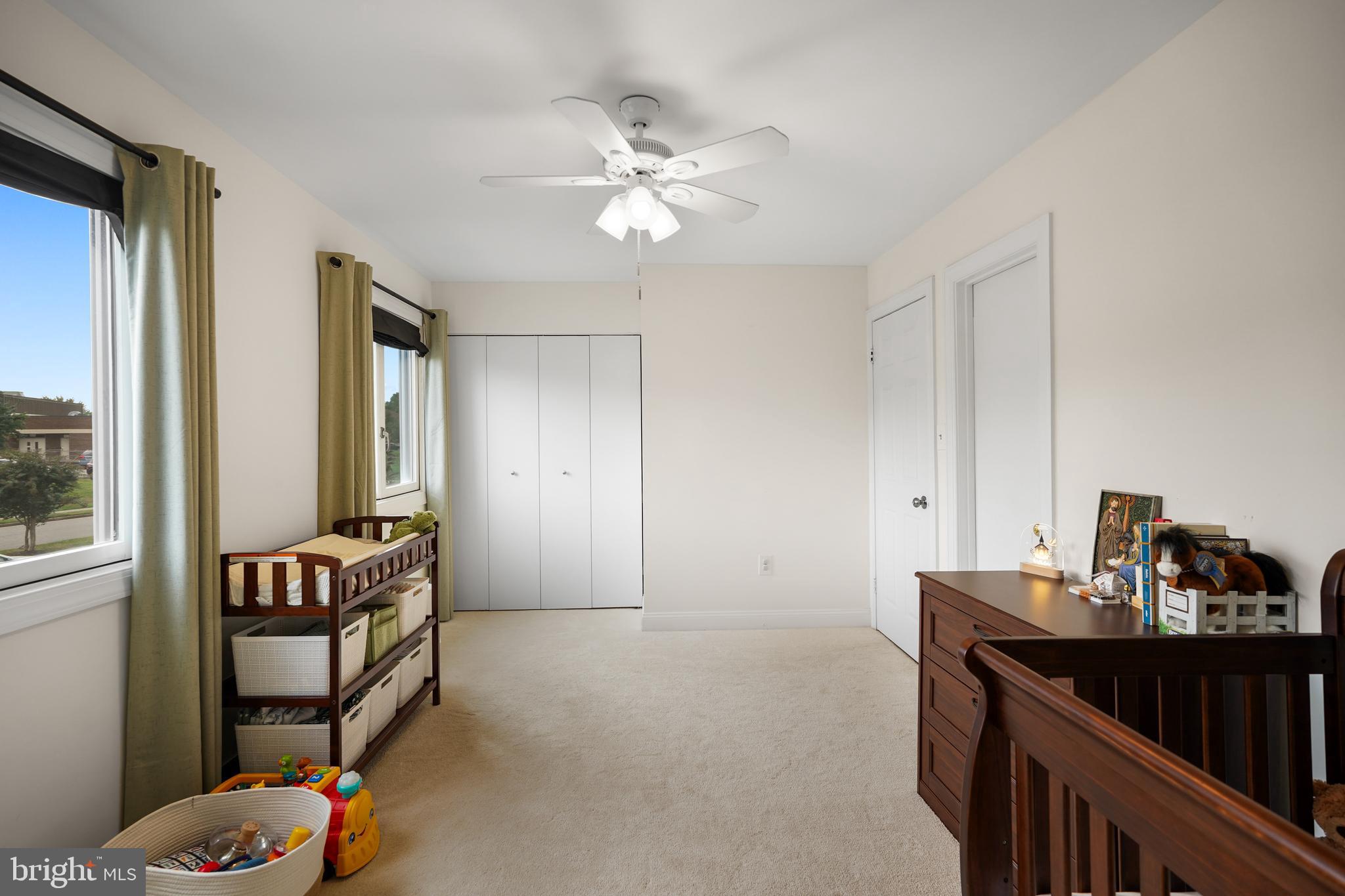 SUGARLAND SQUARE - Residential