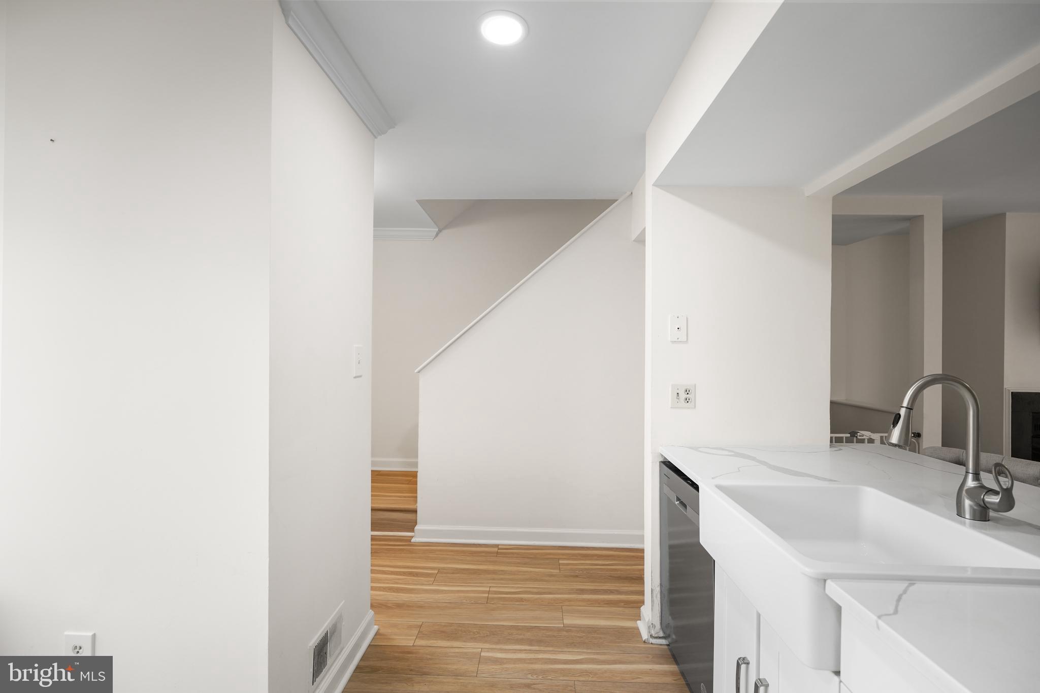 SUGARLAND SQUARE - Residential