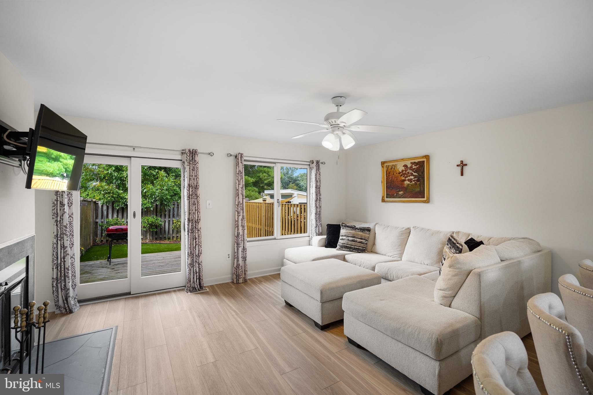 SUGARLAND SQUARE - Residential