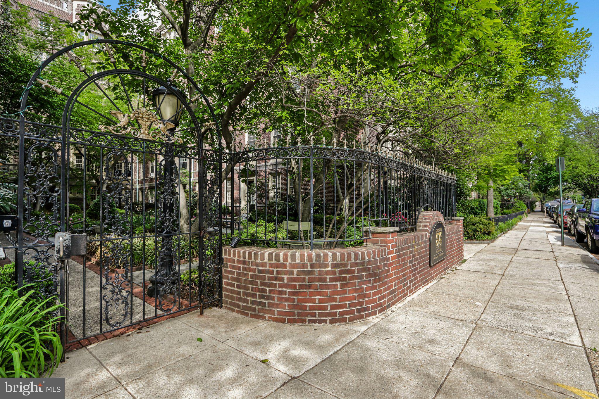 UNIVERSITY CITY - Residential