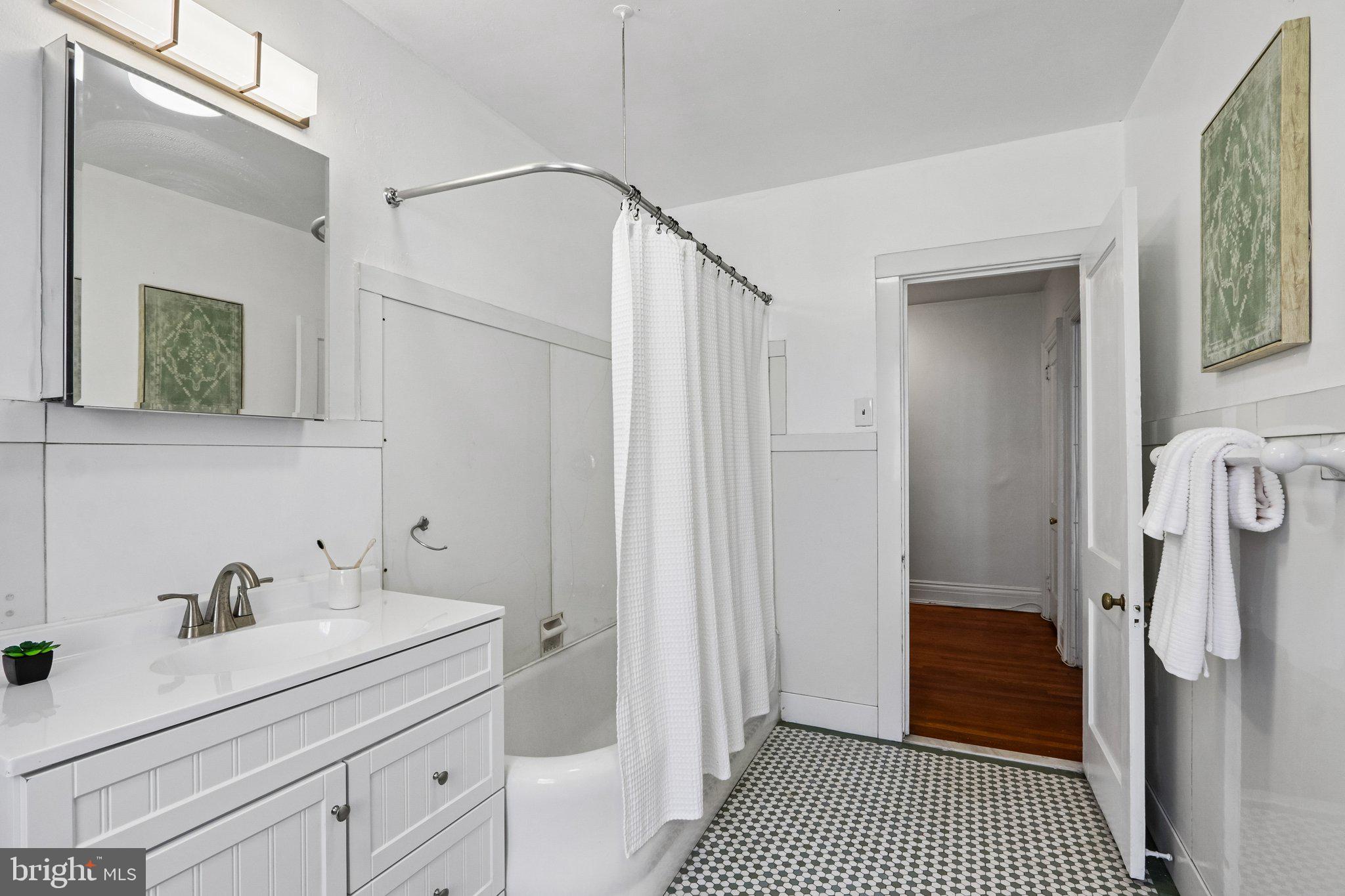 UNIVERSITY CITY - Residential