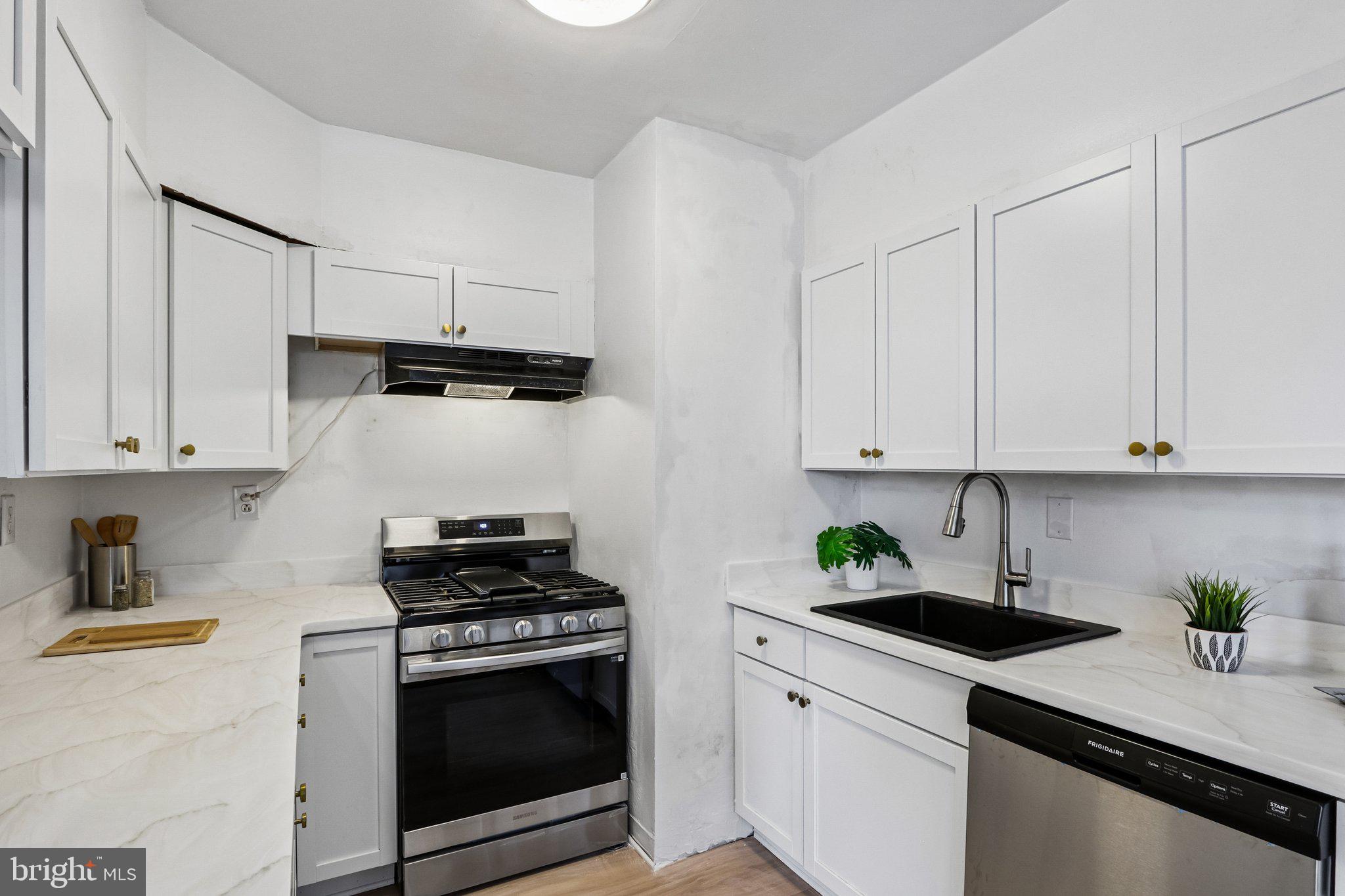 UNIVERSITY CITY - Residential