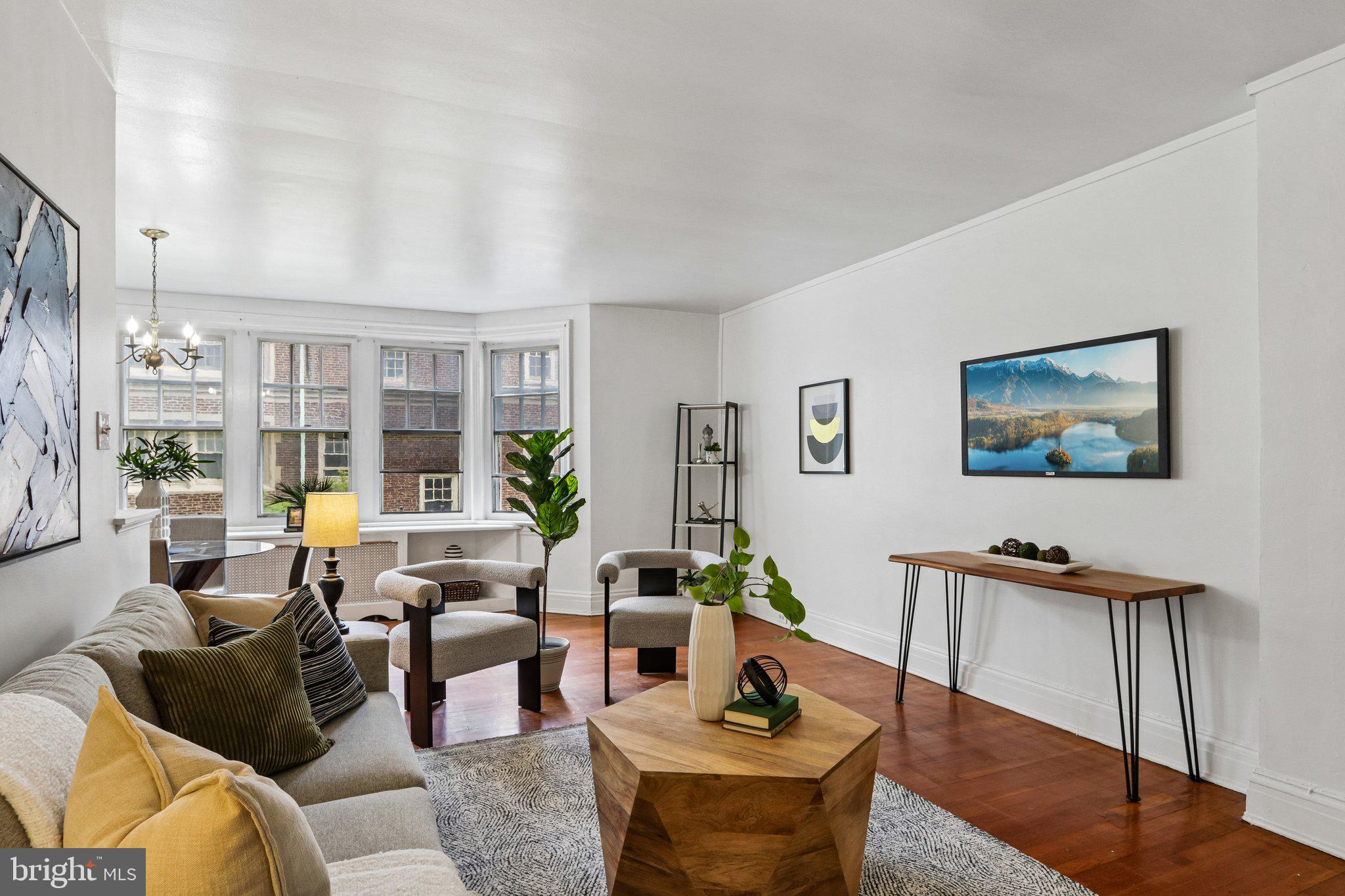 UNIVERSITY CITY - Residential