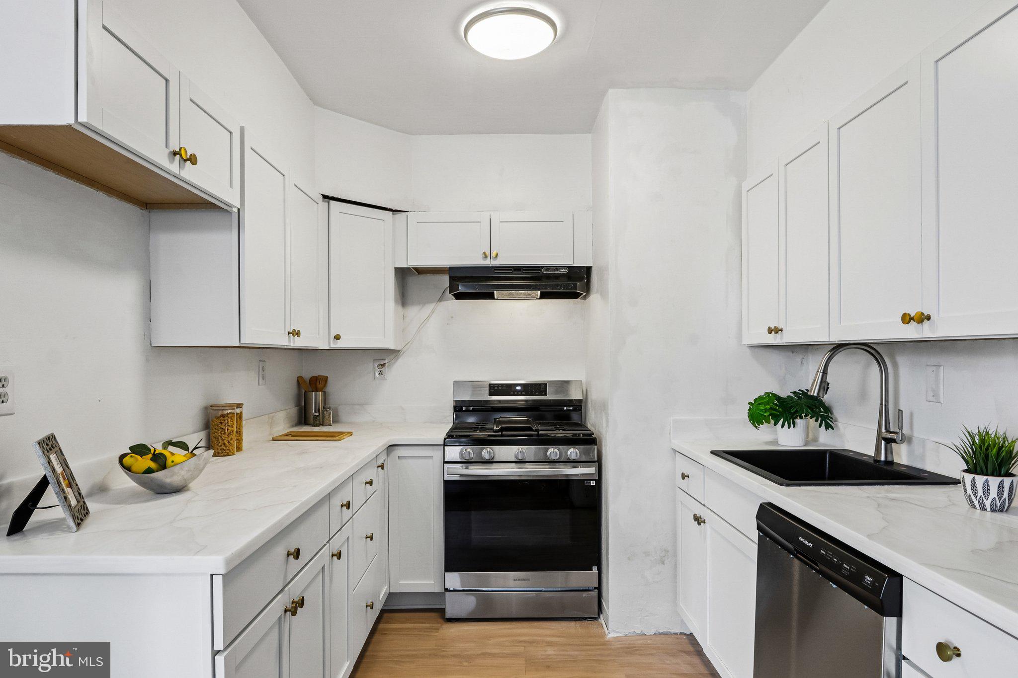 UNIVERSITY CITY - Residential