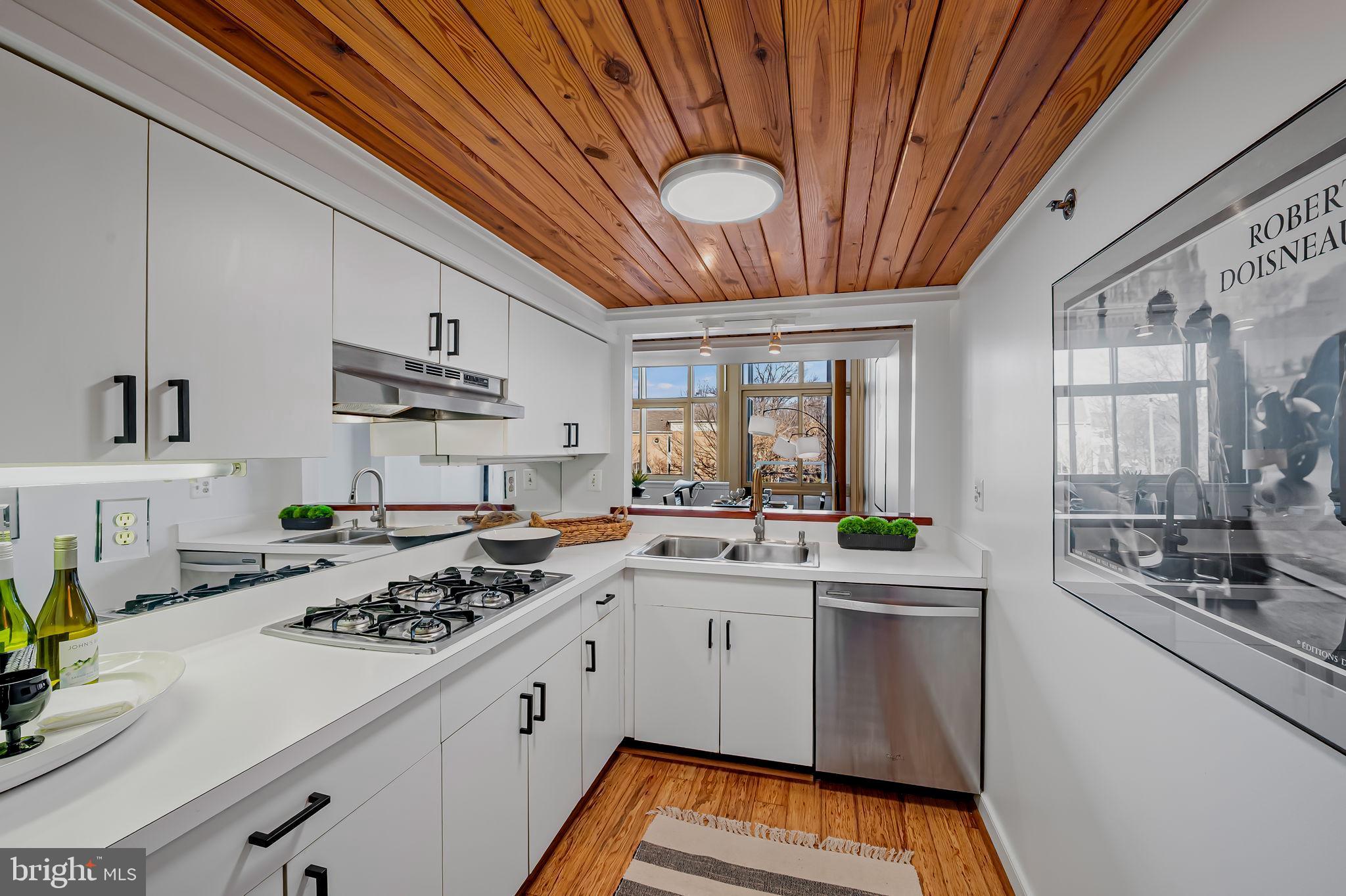 CANTON WATERFRONT - Residential