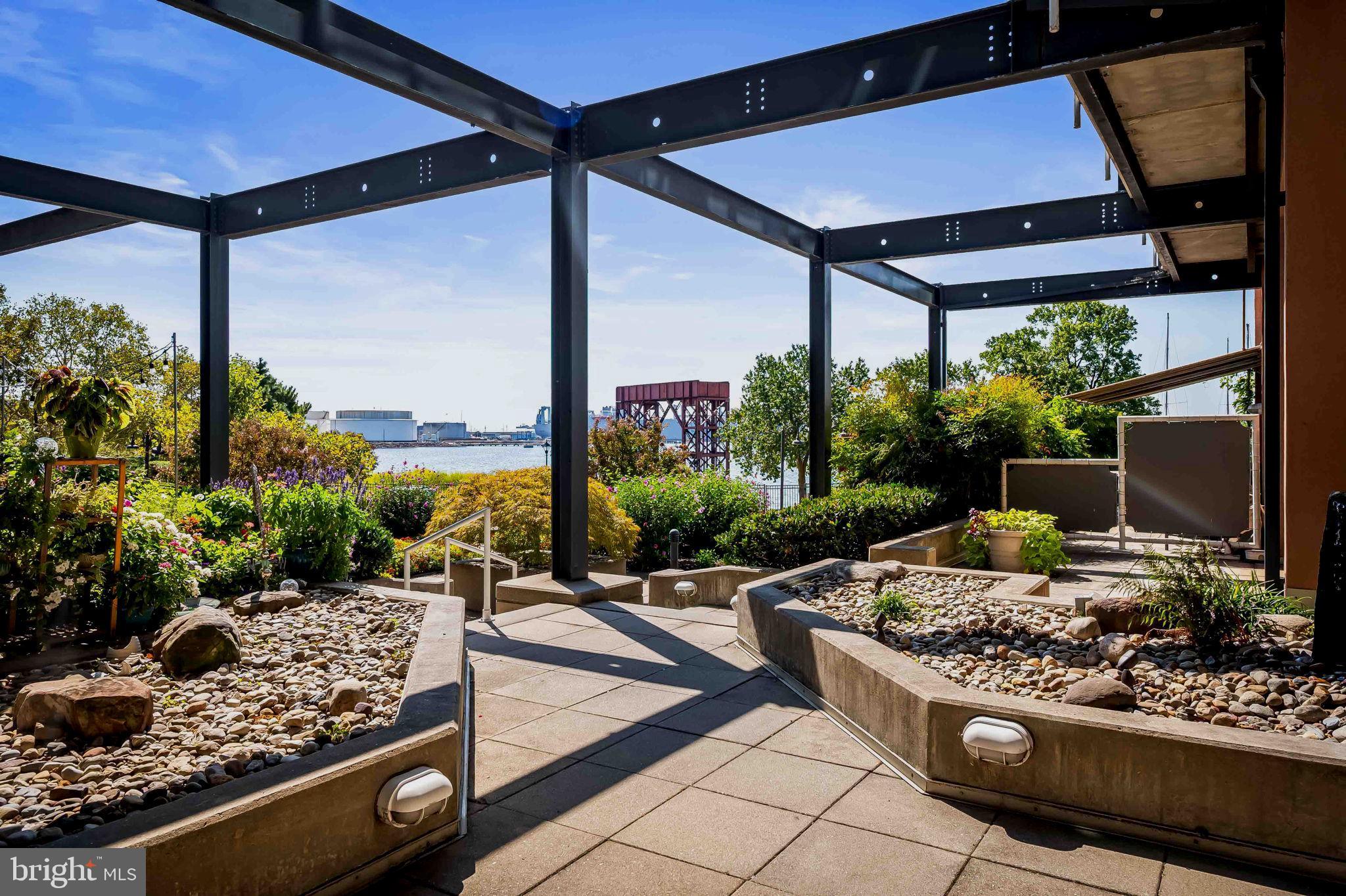 CANTON WATERFRONT - Residential