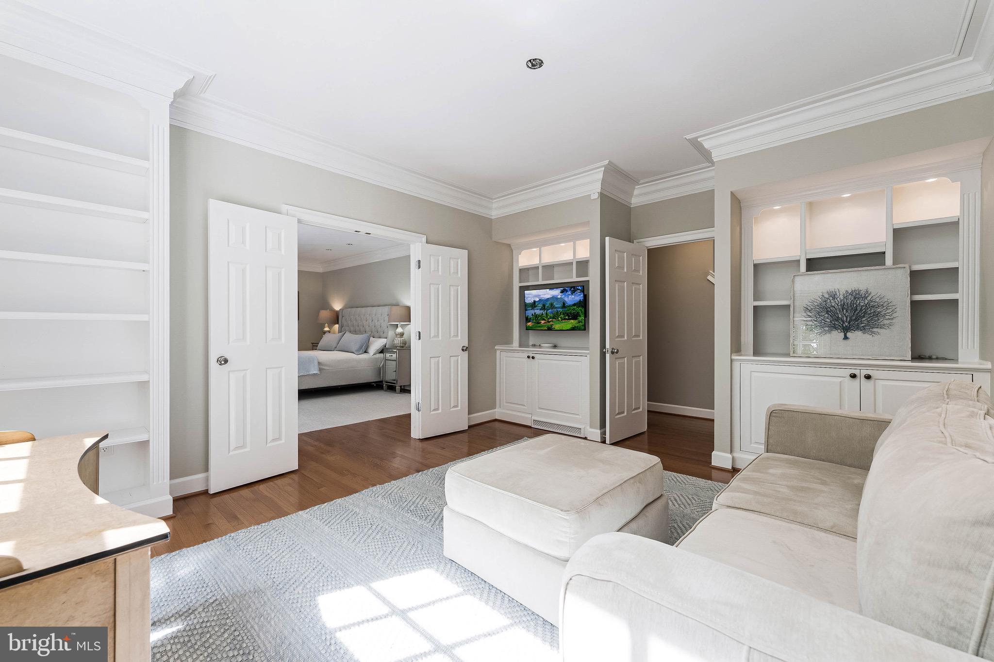 THE COURTS - Residential