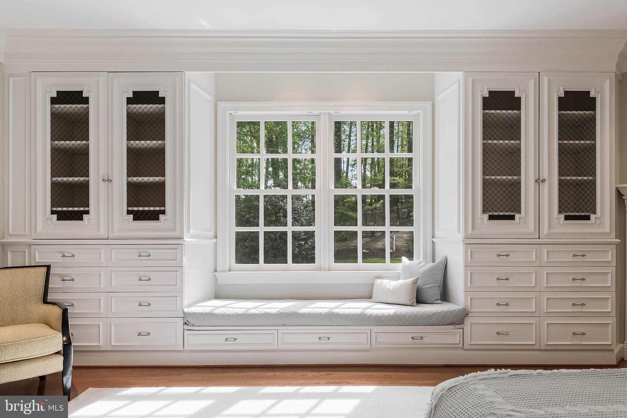 THE COURTS - Residential