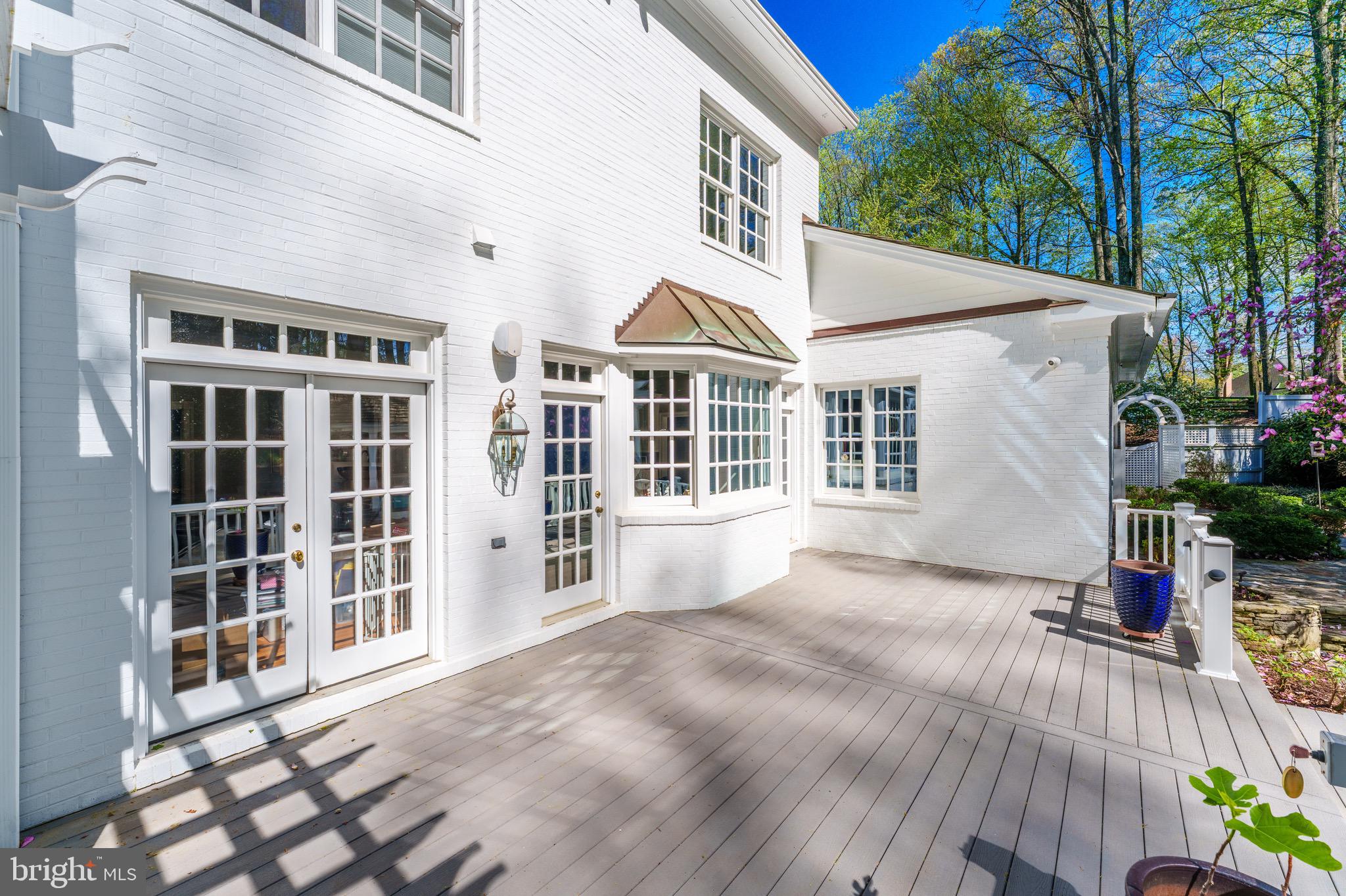 THE COURTS - Residential