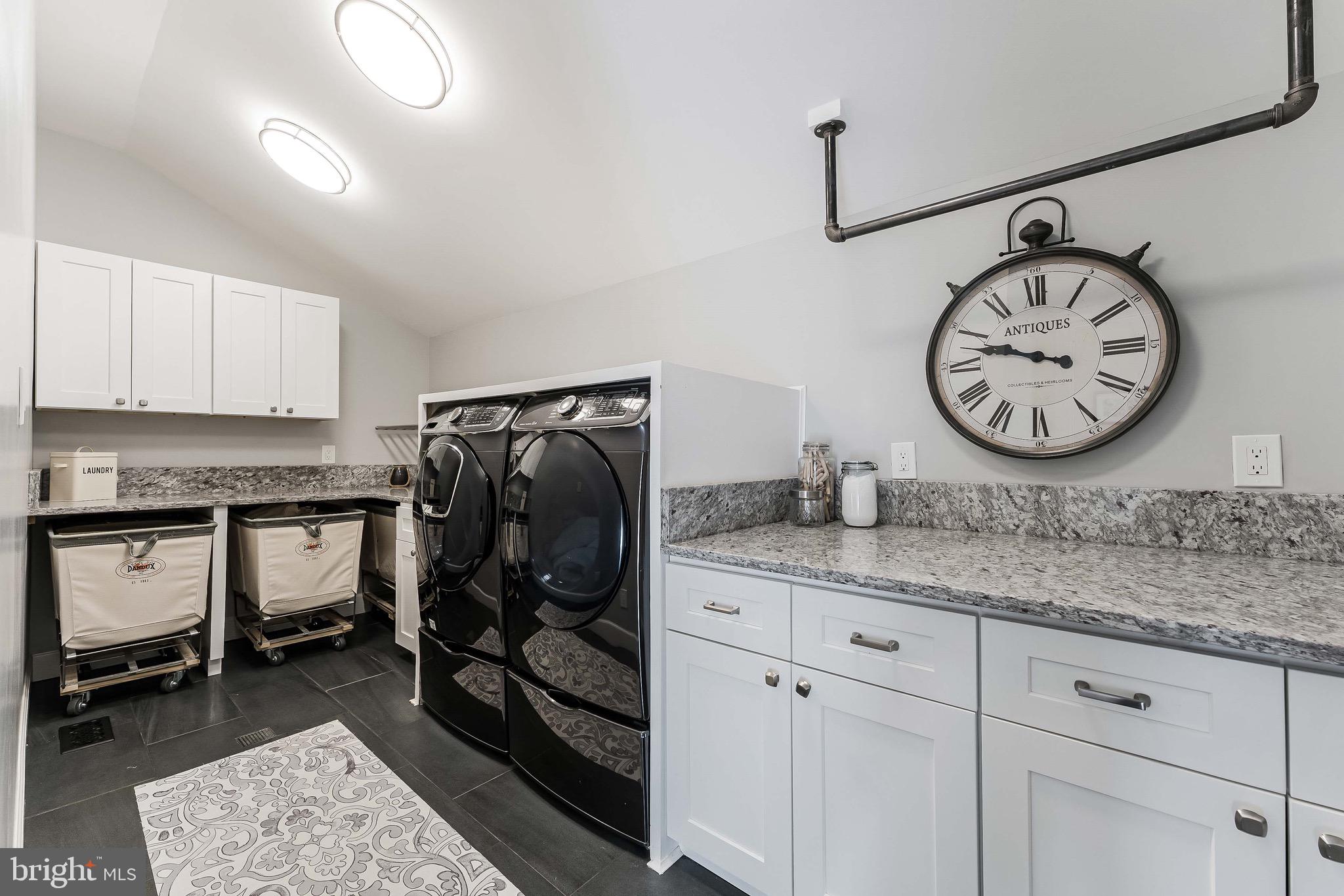 THE COURTS - Residential