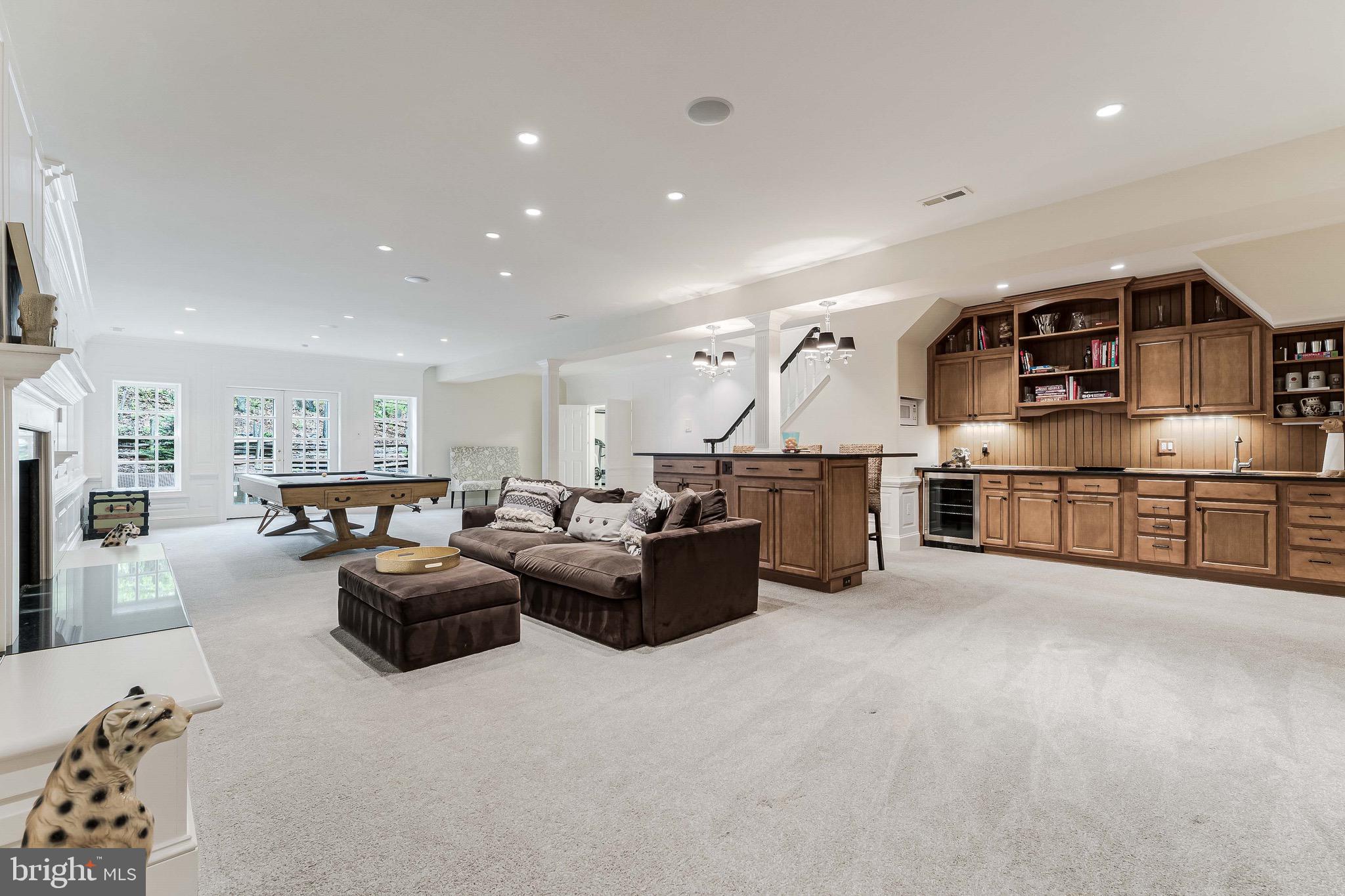 THE COURTS - Residential