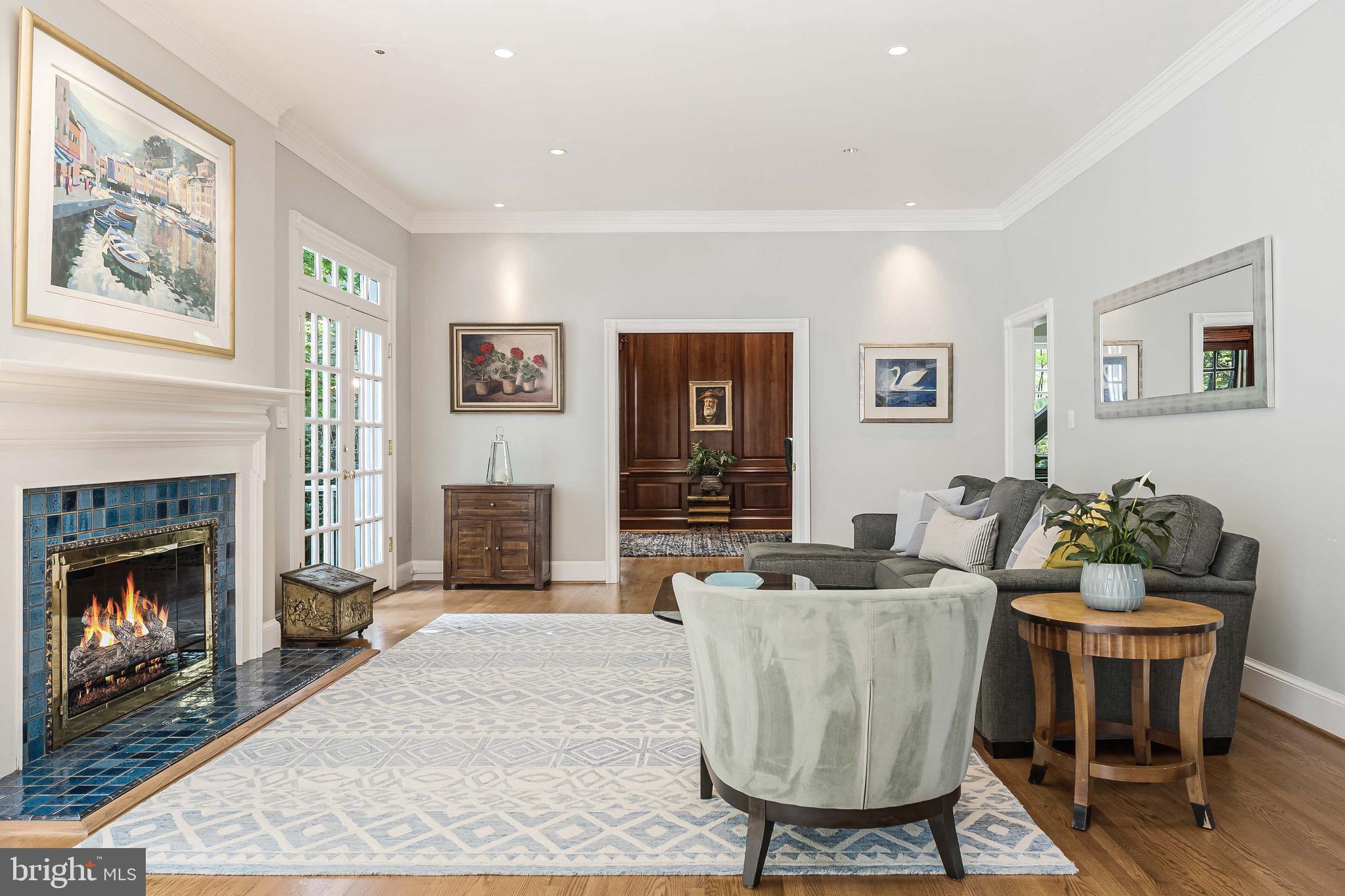 THE COURTS - Residential