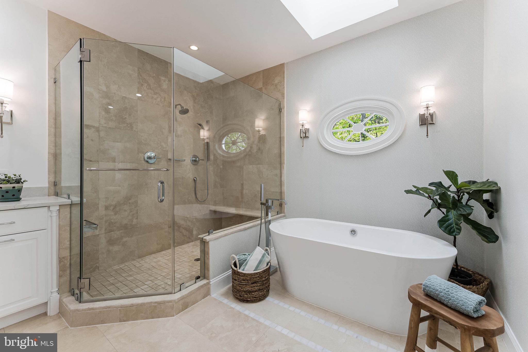 THE COURTS - Residential