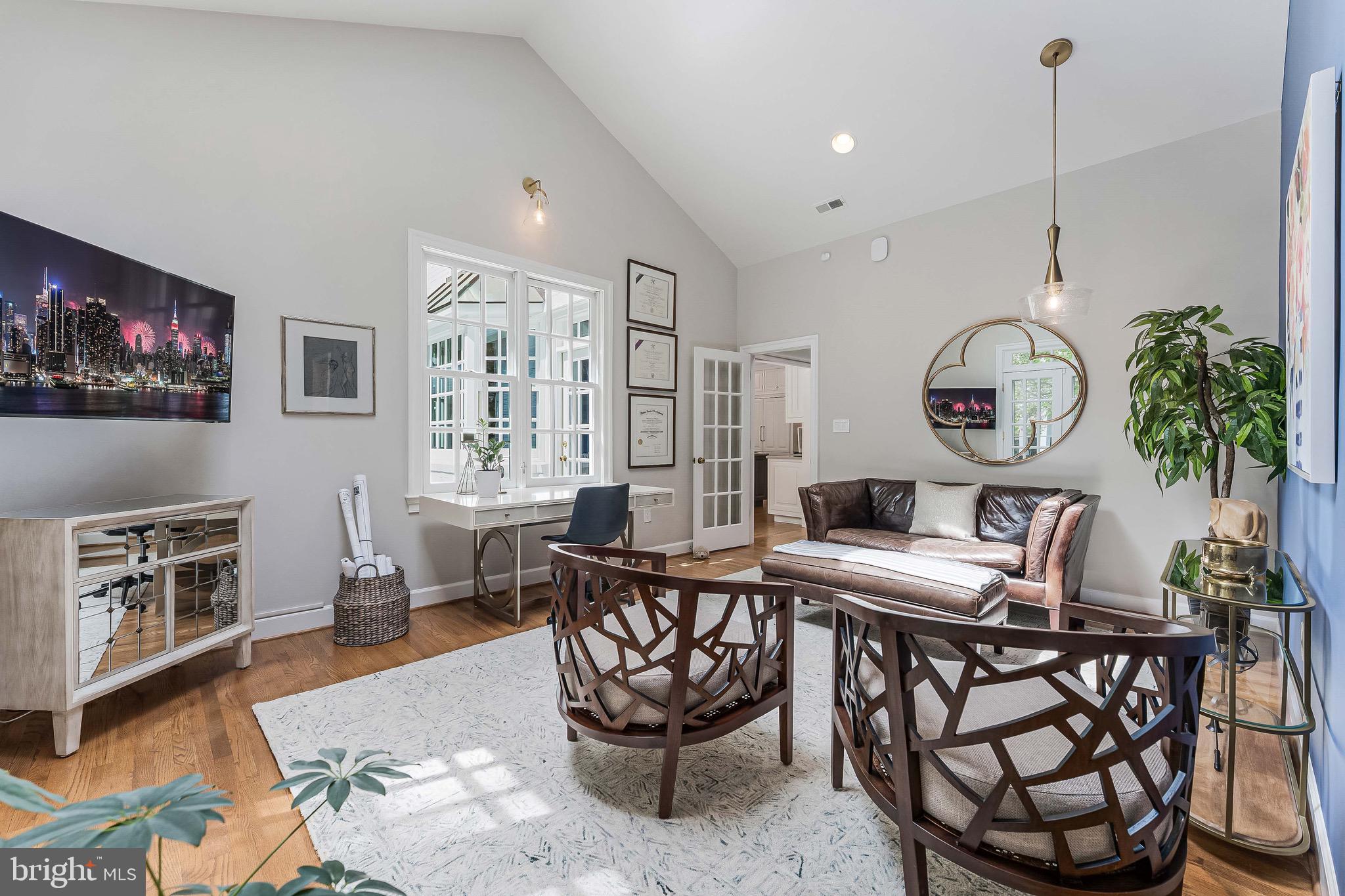 THE COURTS - Residential