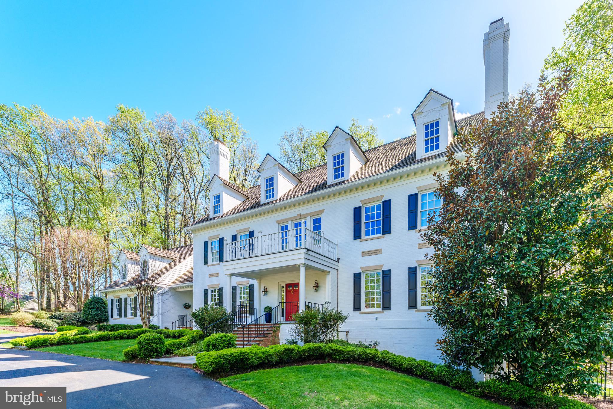 THE COURTS - Residential