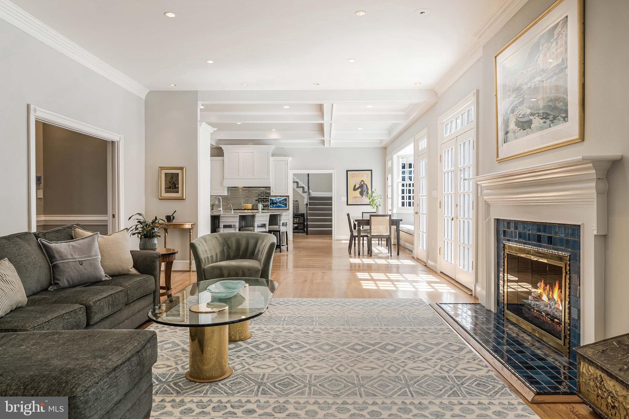 THE COURTS - Residential