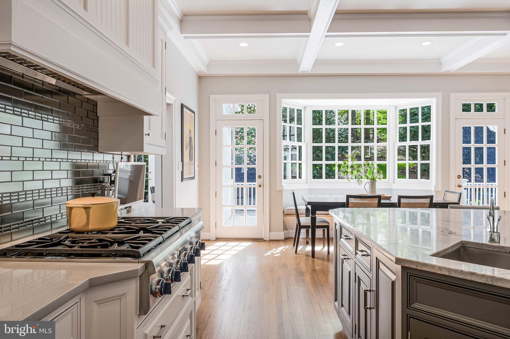 THE COURTS - Residential