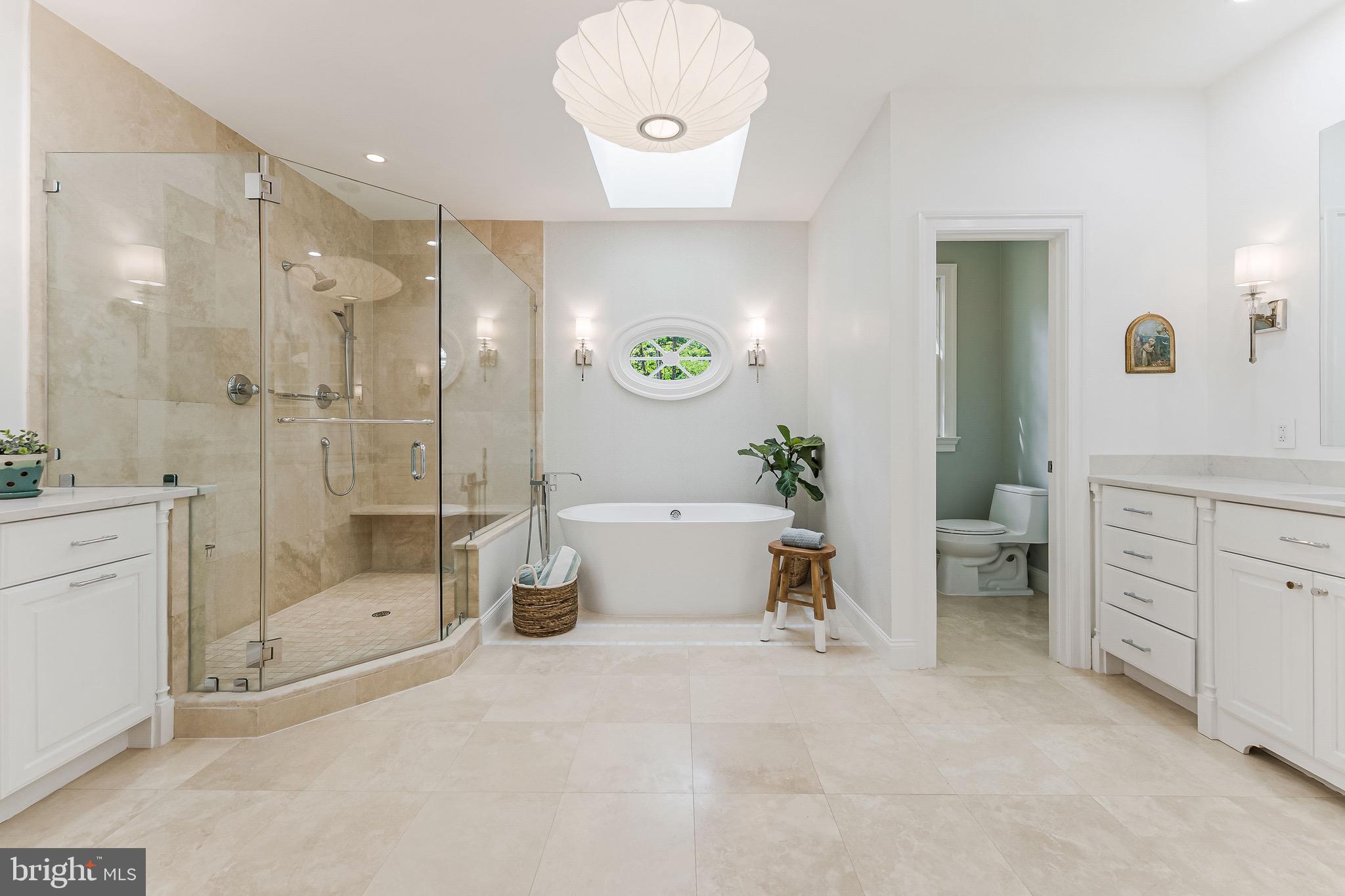 THE COURTS - Residential