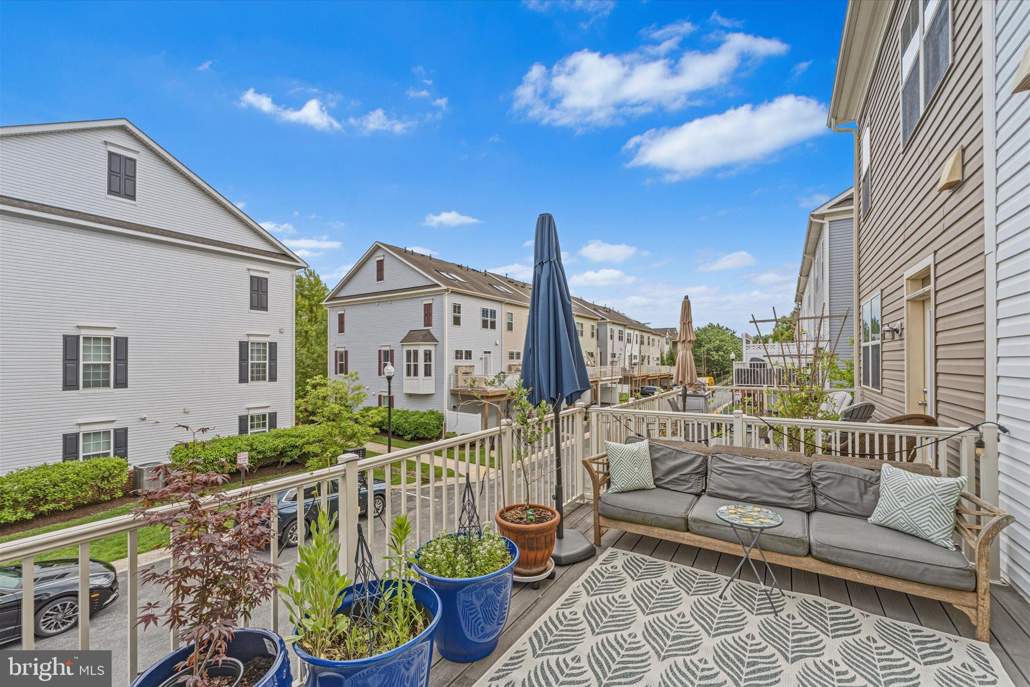 VILLAGE GREENS - Residential