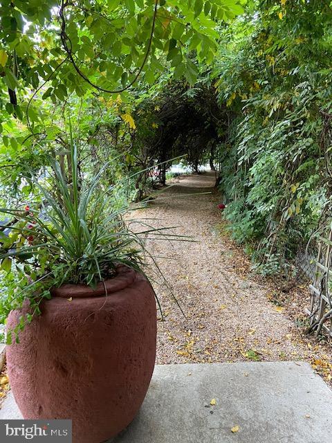 ROTONDA - Residential Lease