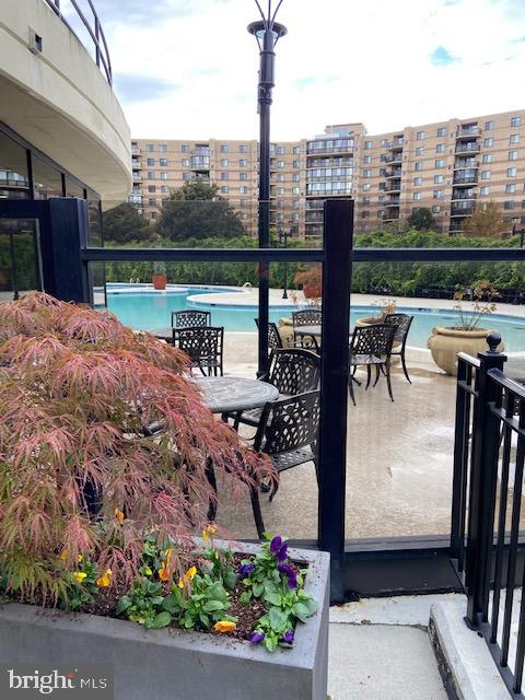 ROTONDA - Residential Lease