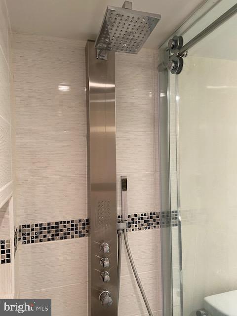 ROTONDA - Residential Lease