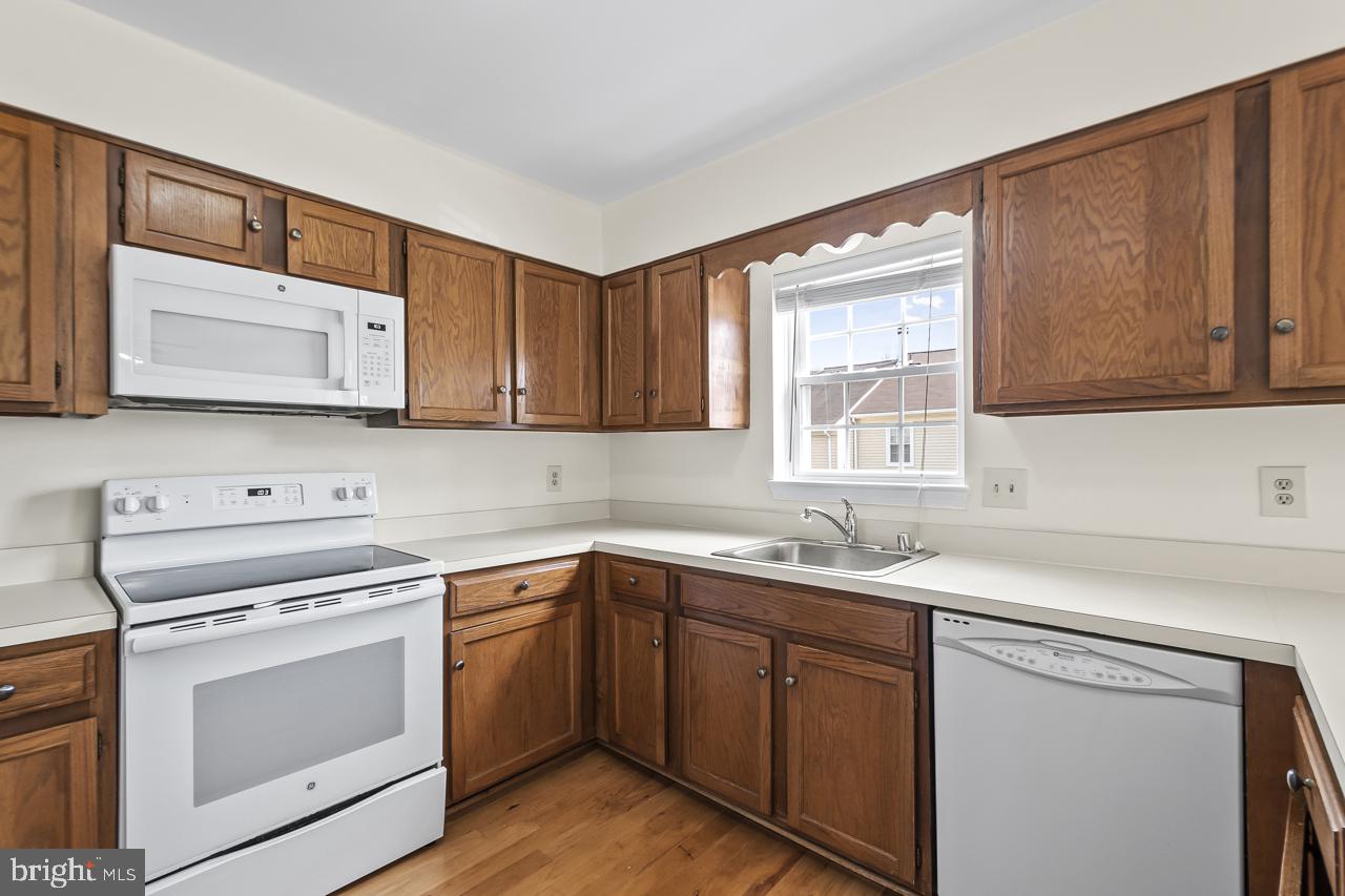 SARATOGA TOWNHOUSES - Residential