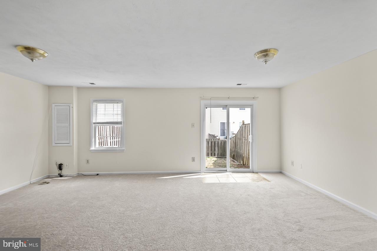 SARATOGA TOWNHOUSES - Residential