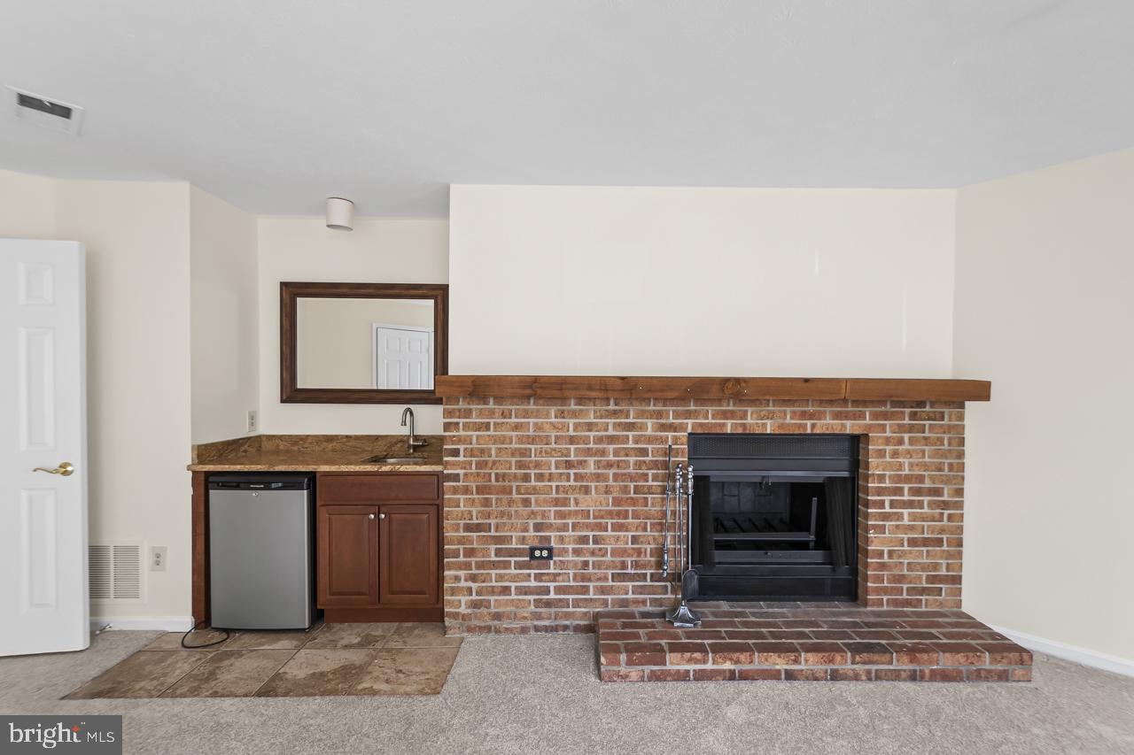 SARATOGA TOWNHOUSES - Residential