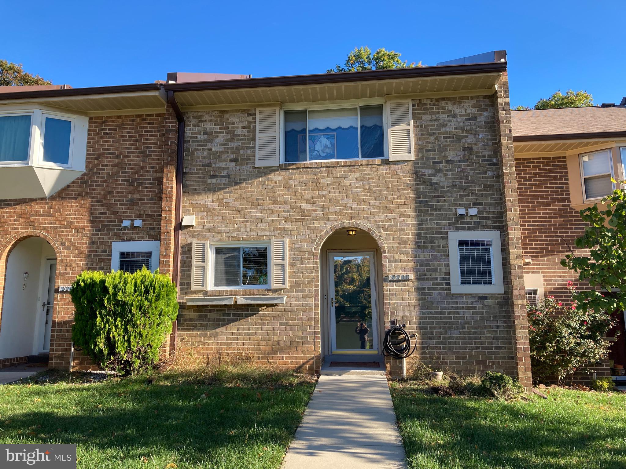 LEISURE WORLD - Residential