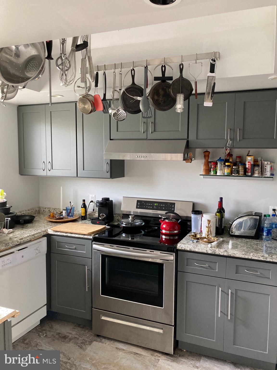 LEISURE WORLD - Residential