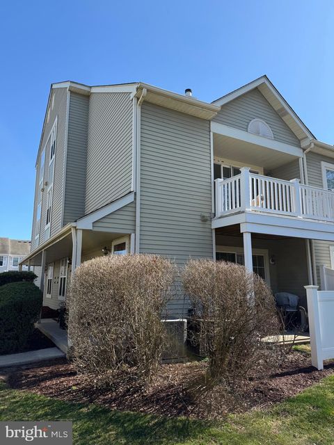 Condo For Sale - 4106 Fenwick Lane<br/> MOUNT LAUREL, NJ 08054