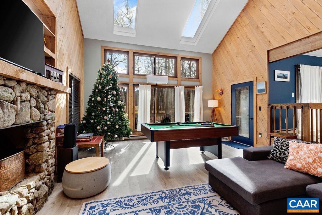 WINTERGREEN RESORT - Residential