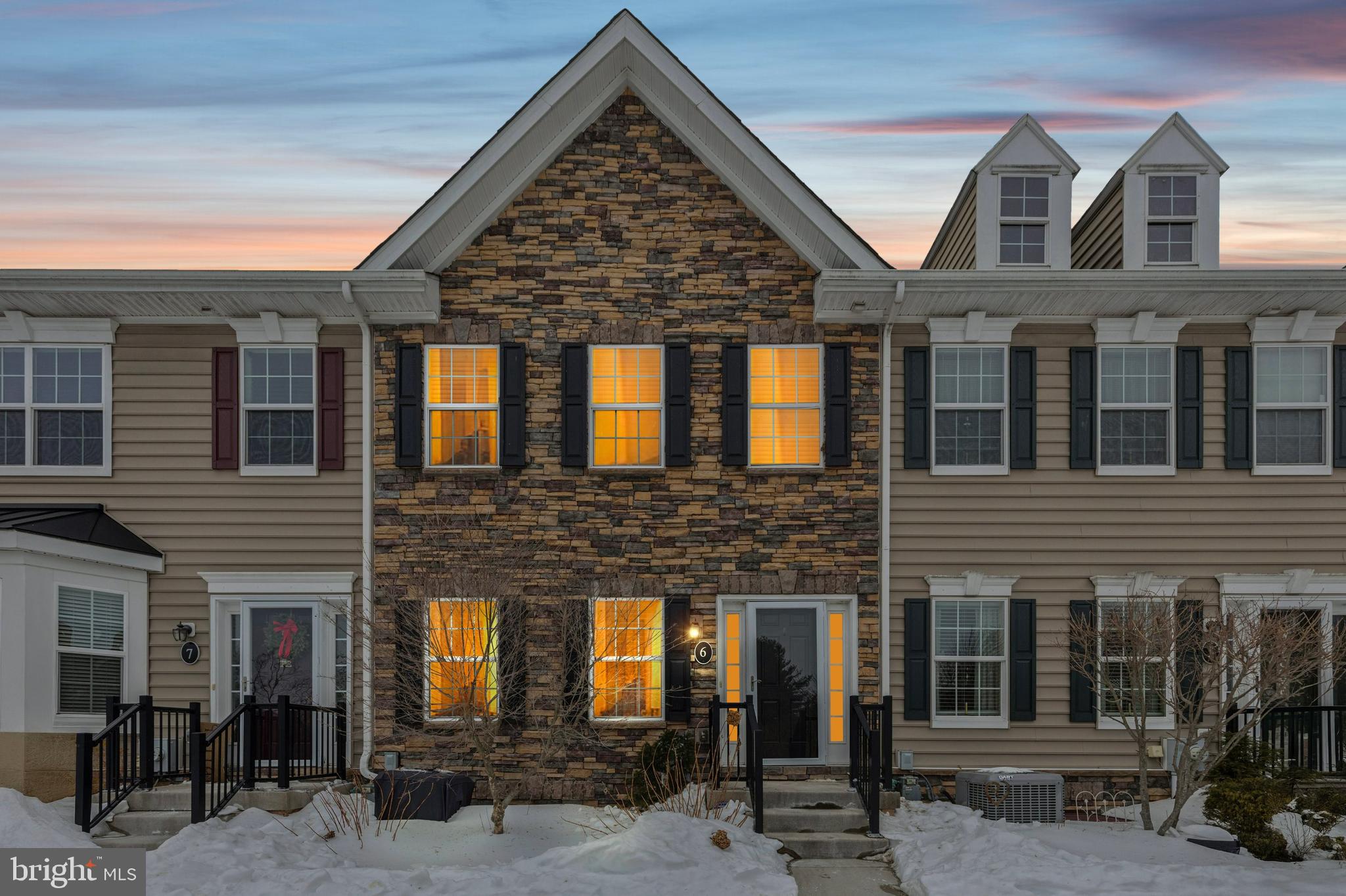 CARRIAGE HILL - Residential