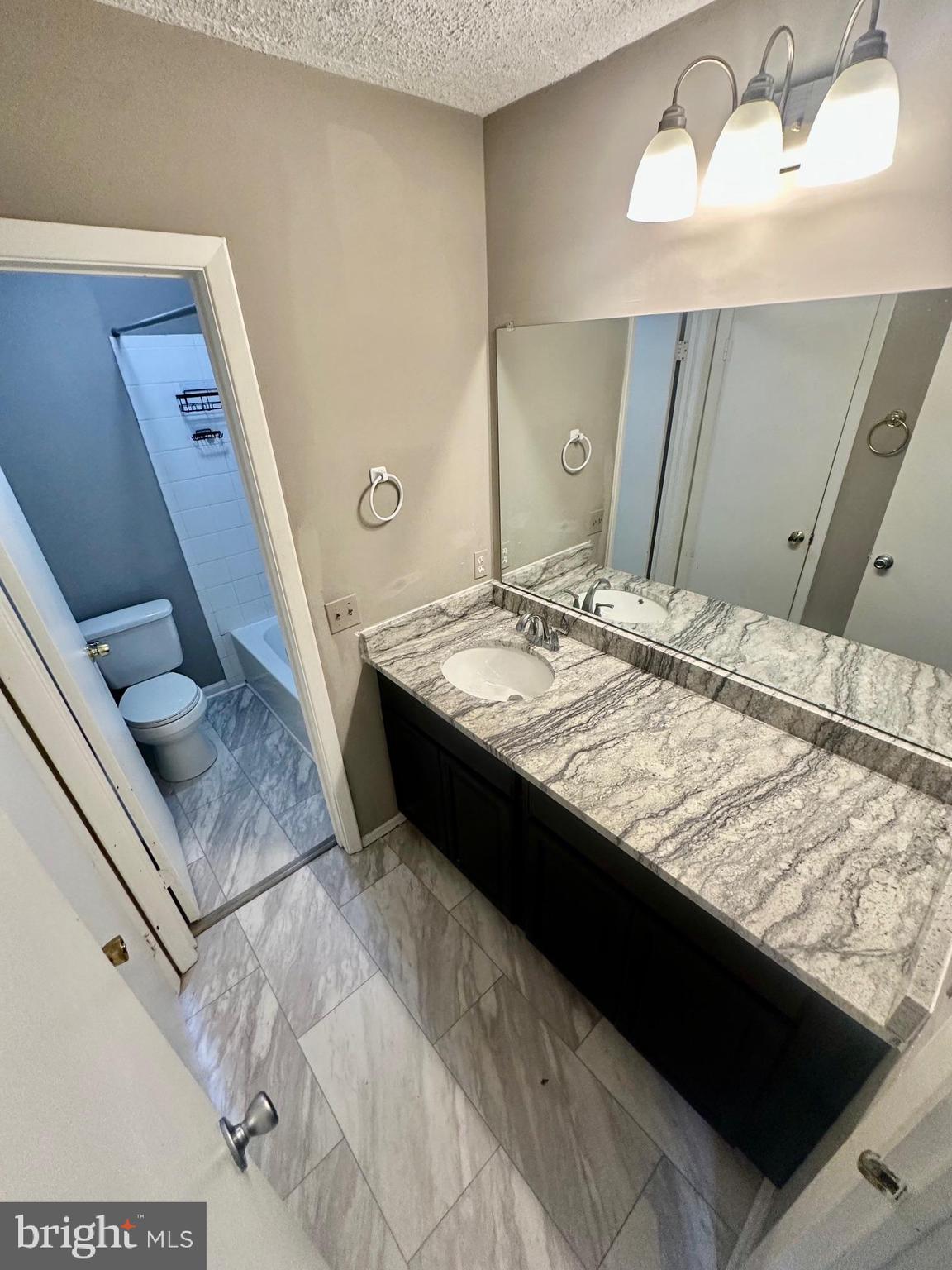 WAKEFIELD - Residential