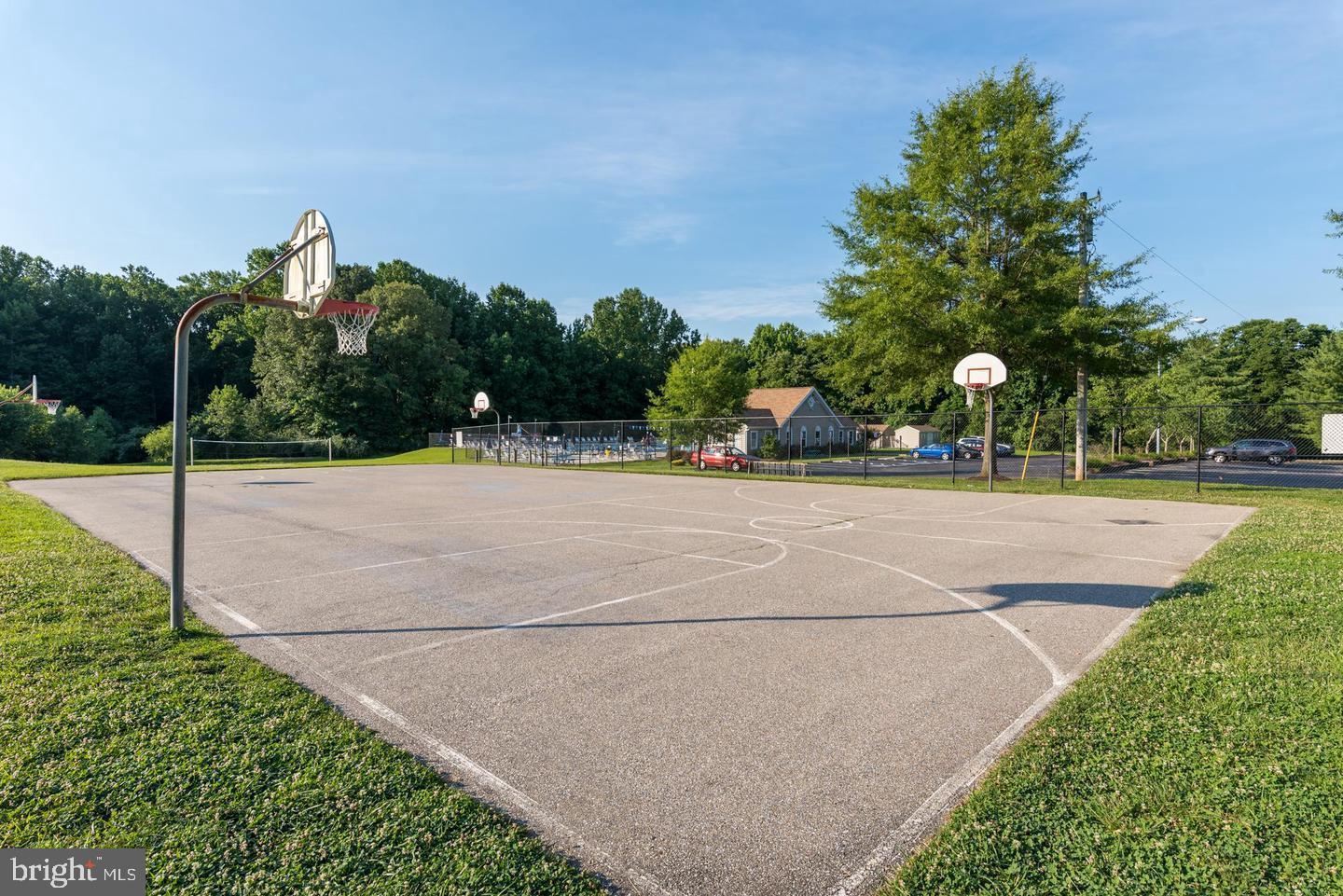 CROFTON VILLAGE - Residential Lease