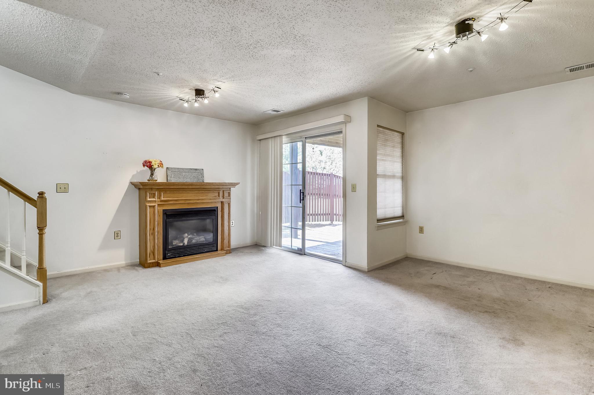 CROFTON VILLAGE - Residential Lease