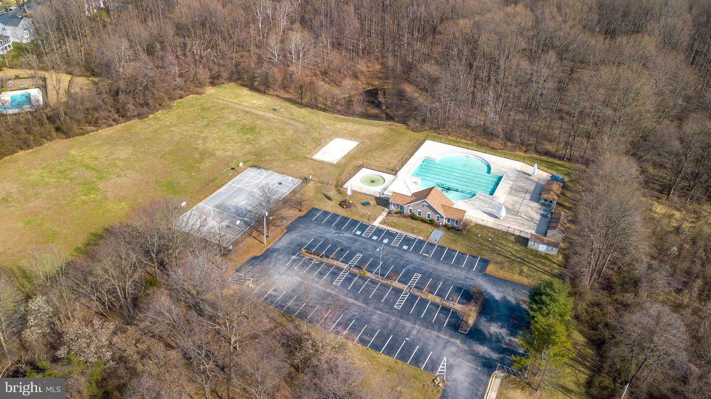 CROFTON VILLAGE - Residential Lease