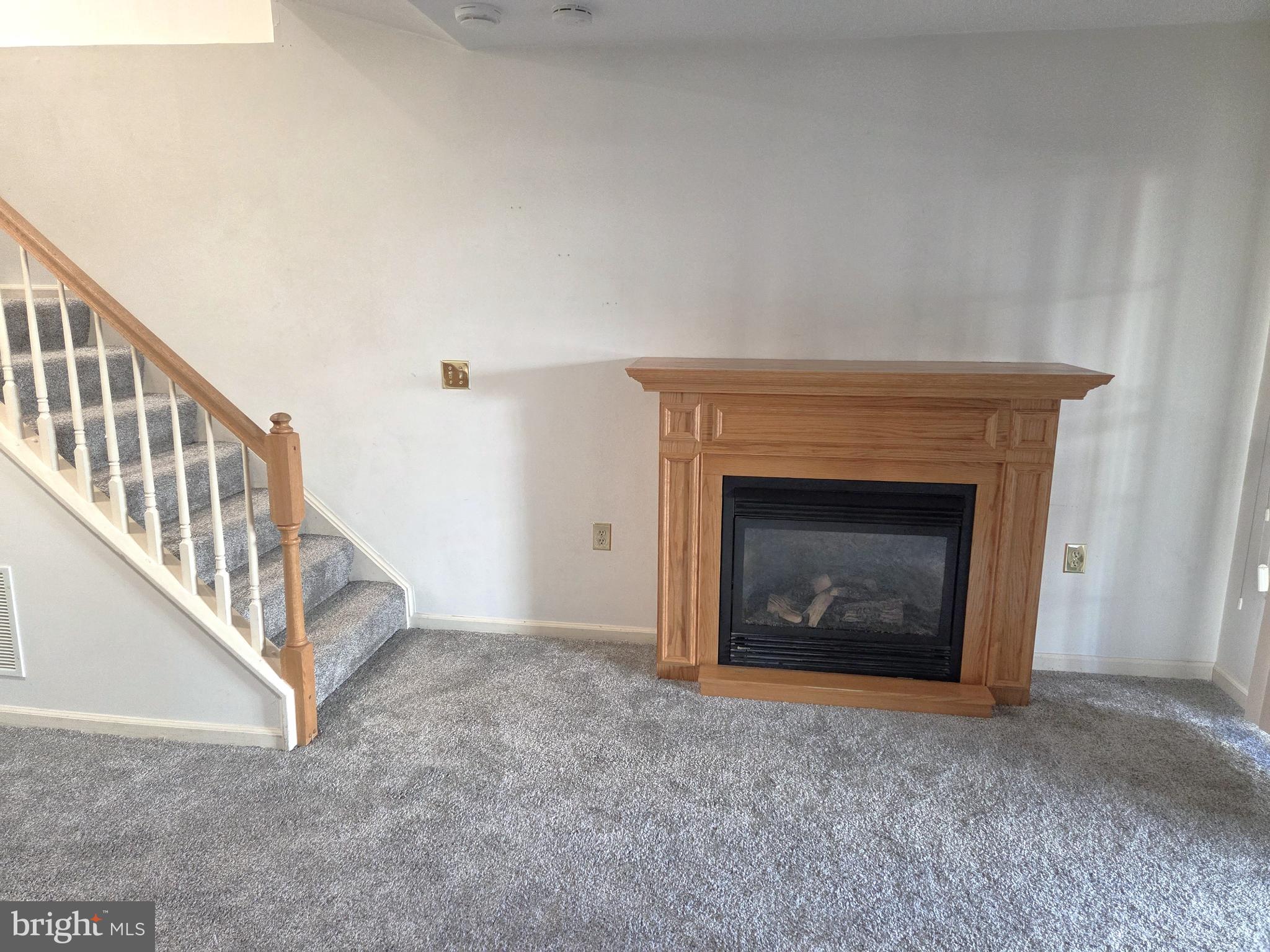 CROFTON VILLAGE - Residential Lease