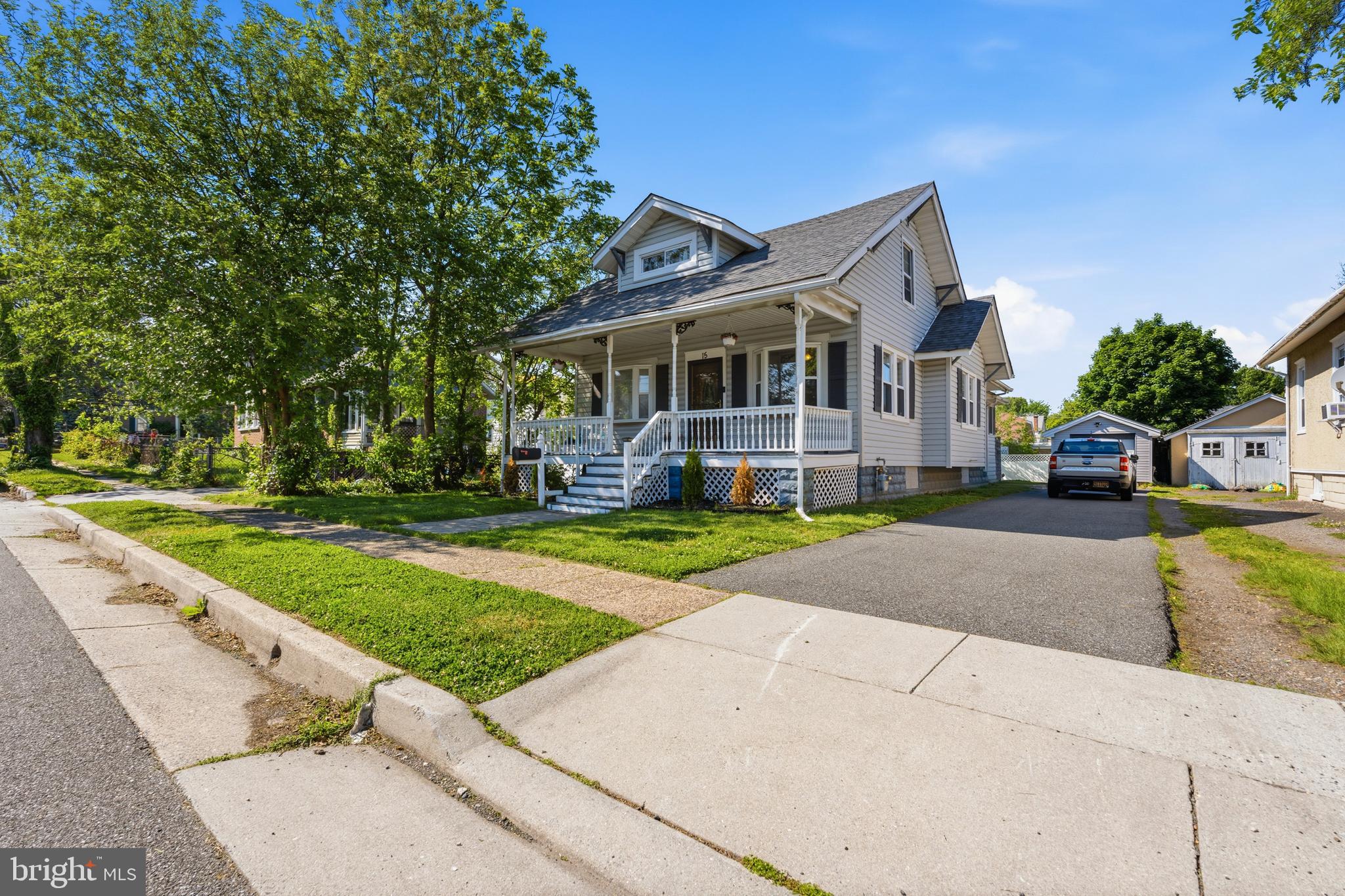 15 ELMHURST PLACE