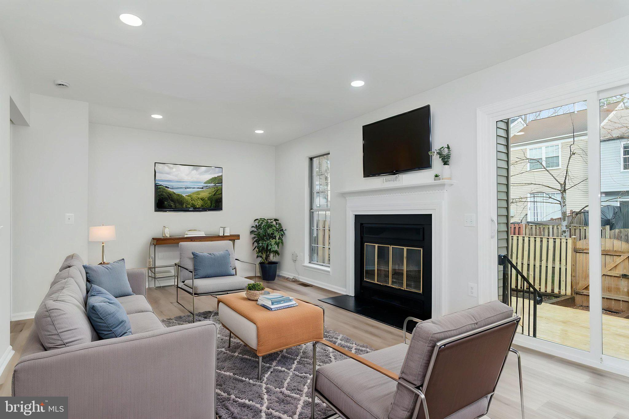 LONDON TOWN WEST - Residential