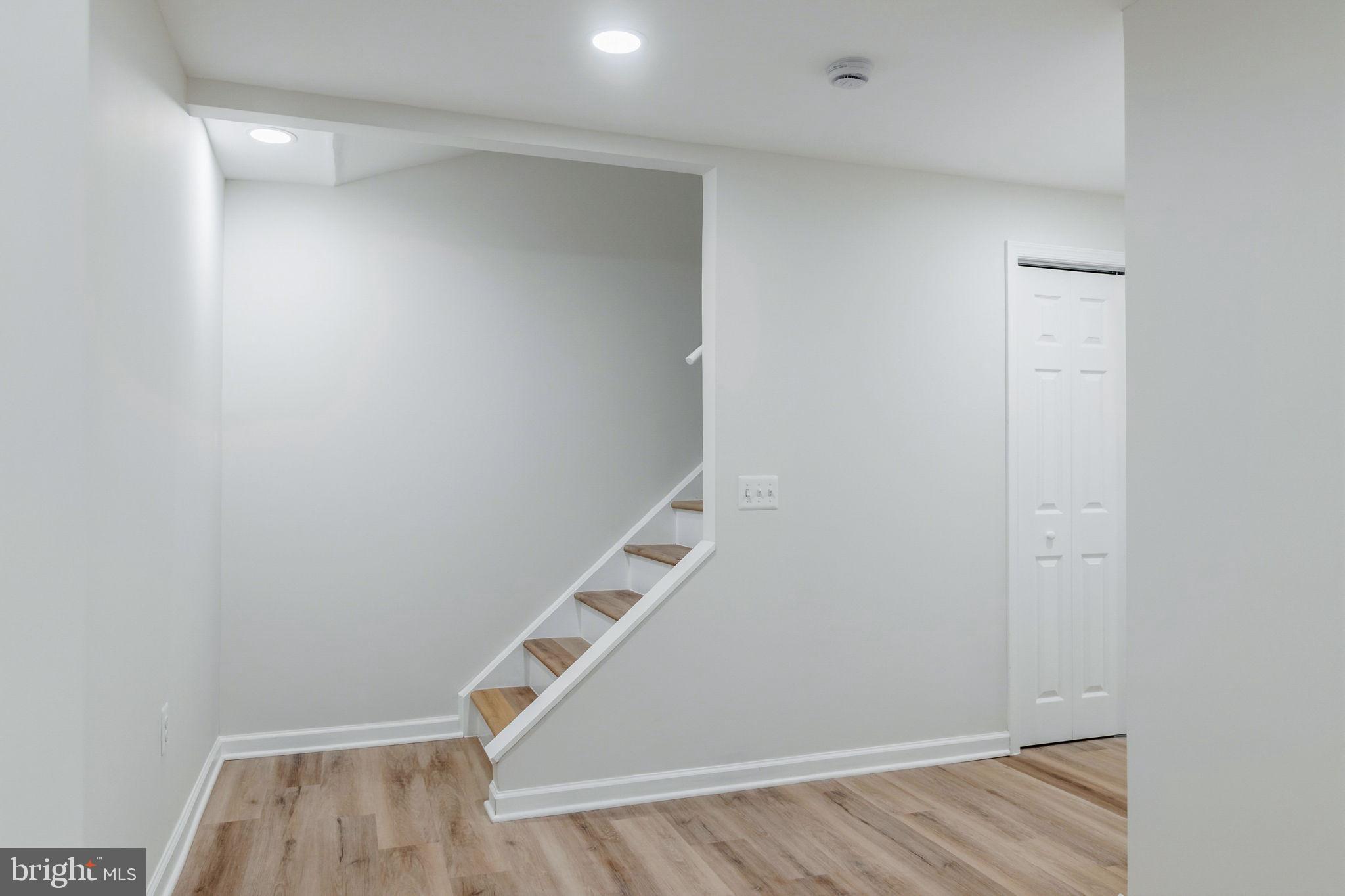 LONDON TOWN WEST - Residential